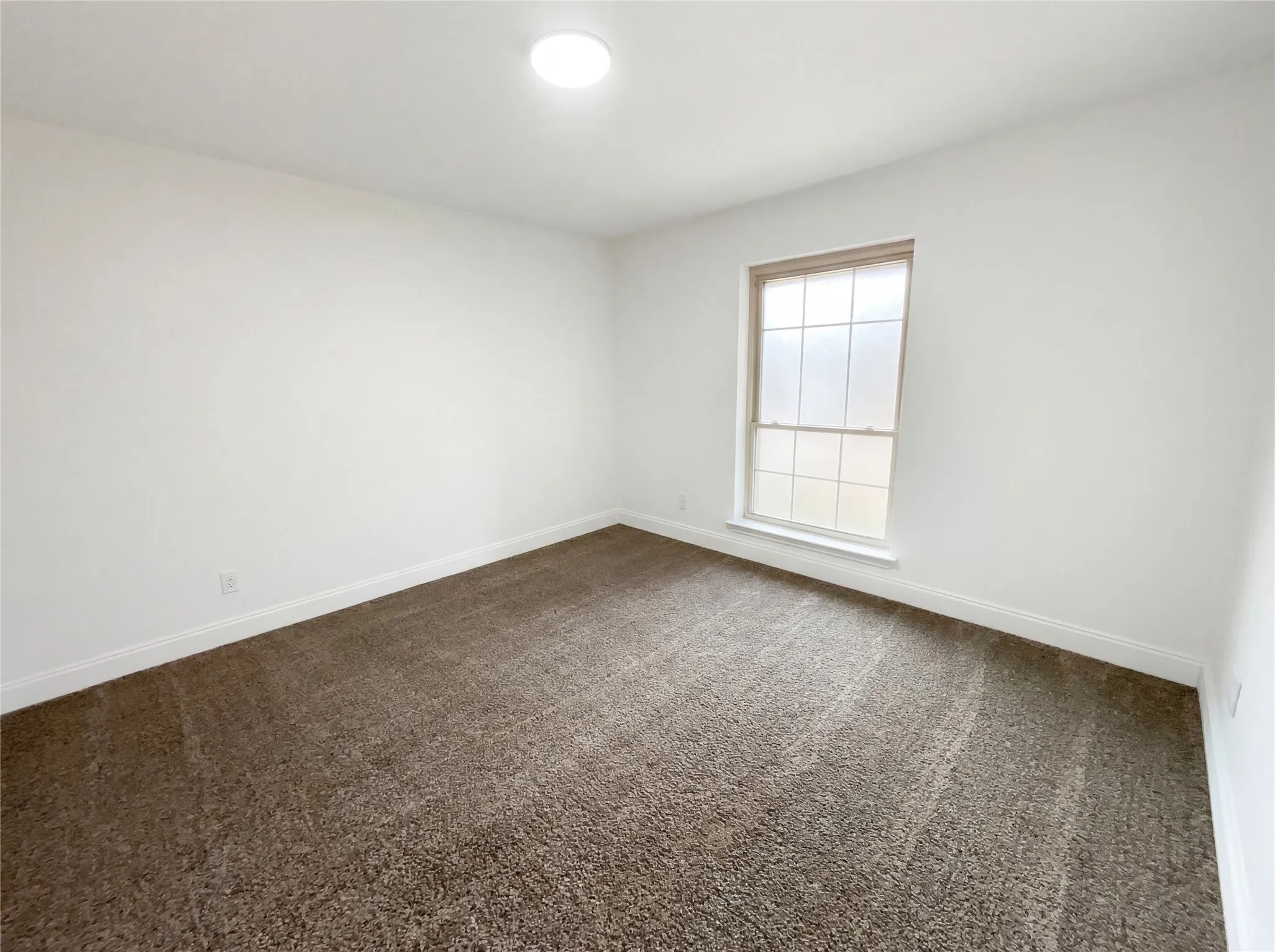 Single Family Residence For Sale in Tarrant County , 401 Kenshire Drive, Benbrook, Texas 76126, 4 Bedroom, 3 Bathroom, 2 Garage spaces, 2,664 Sqft, built in 1984, Preowned, mls#21178502, Real Estate Agent in Benbrook, Homes For Sale in Tarrant county, Homes For Sale in Benbrook, Realtor in Benbrook Texas, Real Estate Brokerage Independent Realty Texas, Luminita Cordes Realtor