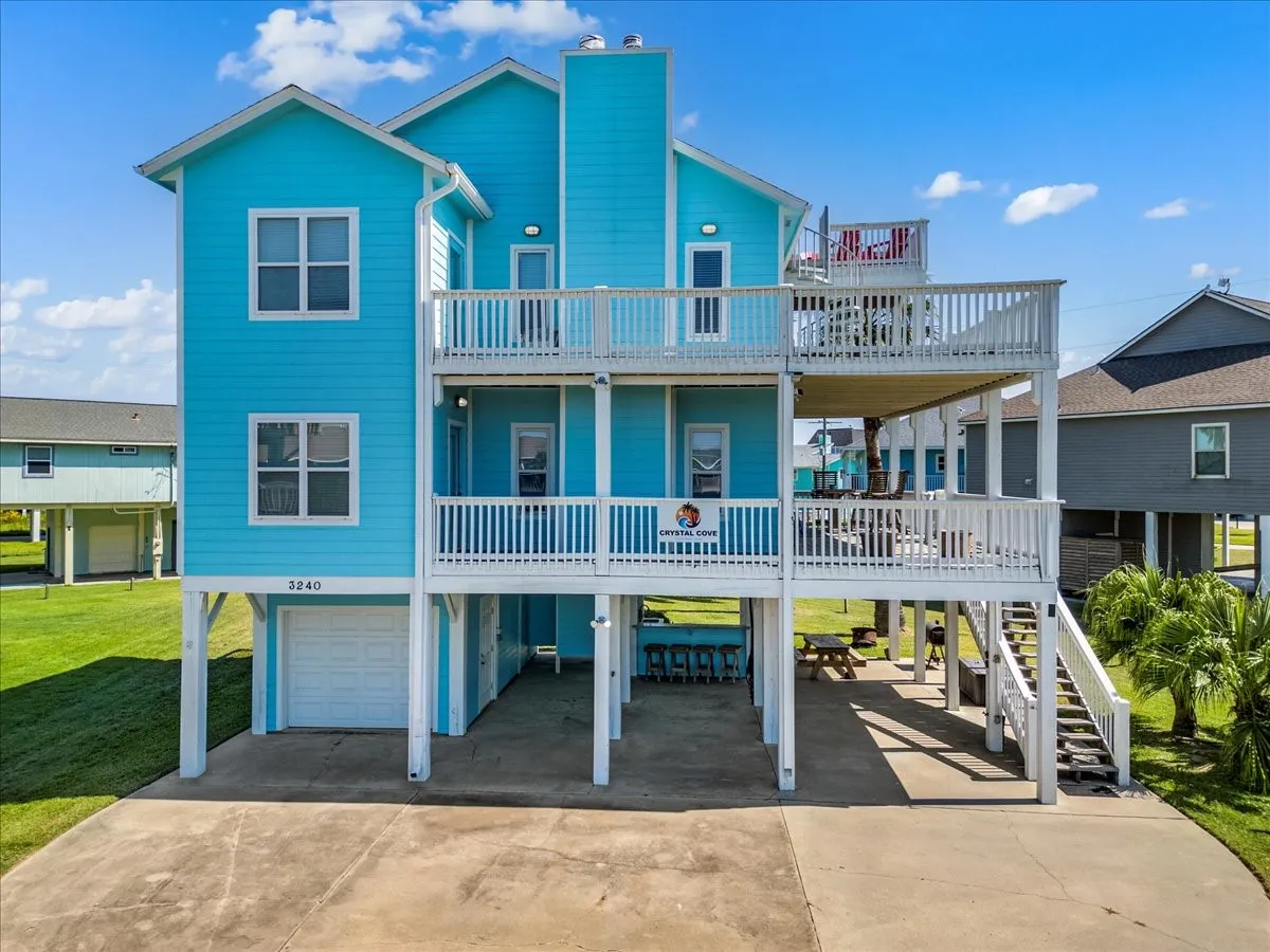 Single Family Residence For Sale in Galveston County , 3240 Castle Drive, Crystal Beach, Texas 77650, 4 Bedroom, 3 Bathroom, 1 Garage spaces, 1,764 Sqft, built in 2006, Preowned, mls#21178557, Real Estate Agent in Crystal Beach, Homes For Sale in Galveston county, Homes For Sale in Crystal Beach, Realtor in Crystal Beach Texas, Real Estate Brokerage Independent Realty Texas, Luminita Cordes Realtor