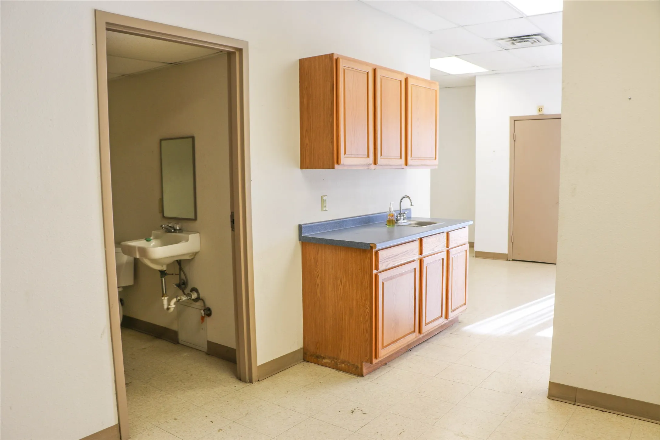 Industrial For Sale in Grayson County , 3910 Frisco, Sherman, Texas 75090, 0, 0, Garage spaces, 0 Sqft, built in 1965, Preowned, Price $700,000, mls#21178563, Real Estate Agent in Sherman, Homes For Sale in Grayson county, Homes For Sale in Sherman, Realtor in Sherman Texas, Real Estate Brokerage Independent Realty Texas, Luminita Cordes Realtor