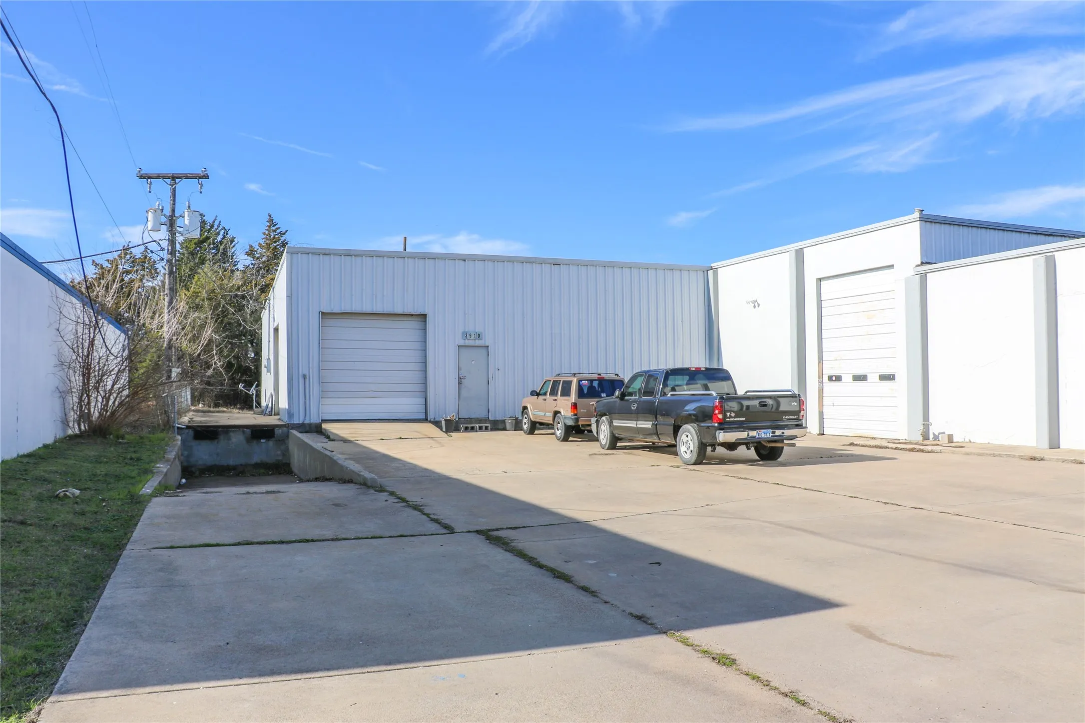 Industrial For Sale in Grayson County , 3910 Frisco, Sherman, Texas 75090, 0, 0, Garage spaces, 0 Sqft, built in 1965, Preowned, Price $700,000, mls#21178563, Real Estate Agent in Sherman, Homes For Sale in Grayson county, Homes For Sale in Sherman, Realtor in Sherman Texas, Real Estate Brokerage Independent Realty Texas, Luminita Cordes Realtor