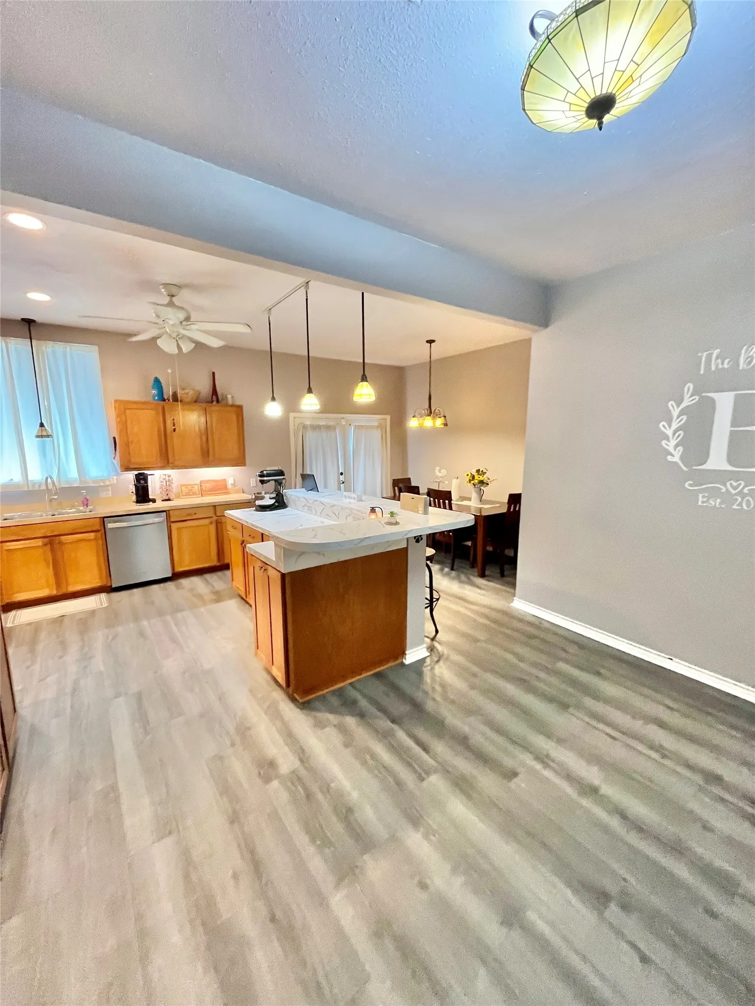 Single Family Residence For Sale in Hamilton County , 522 E Standifer Street, Hamilton, Texas 76531, 4 Bedroom, 2 Bathroom, Garage spaces, 2,058 Sqft, built in 1935, mls#21178584, Real Estate Agent in Hamilton, Homes For Sale in Hamilton county, Homes For Sale in Hamilton, Realtor in Hamilton Texas, Real Estate Brokerage Independent Realty Texas, Luminita Cordes Realtor