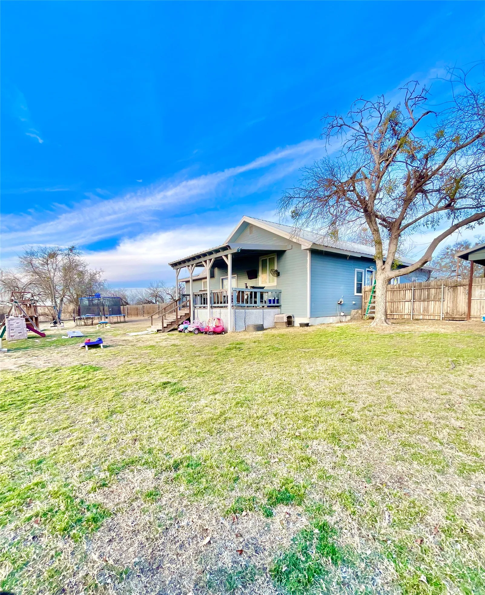 Single Family Residence For Sale in Hamilton County , 522 E Standifer Street, Hamilton, Texas 76531, 4 Bedroom, 2 Bathroom, Garage spaces, 2,058 Sqft, built in 1935, mls#21178584, Real Estate Agent in Hamilton, Homes For Sale in Hamilton county, Homes For Sale in Hamilton, Realtor in Hamilton Texas, Real Estate Brokerage Independent Realty Texas, Luminita Cordes Realtor
