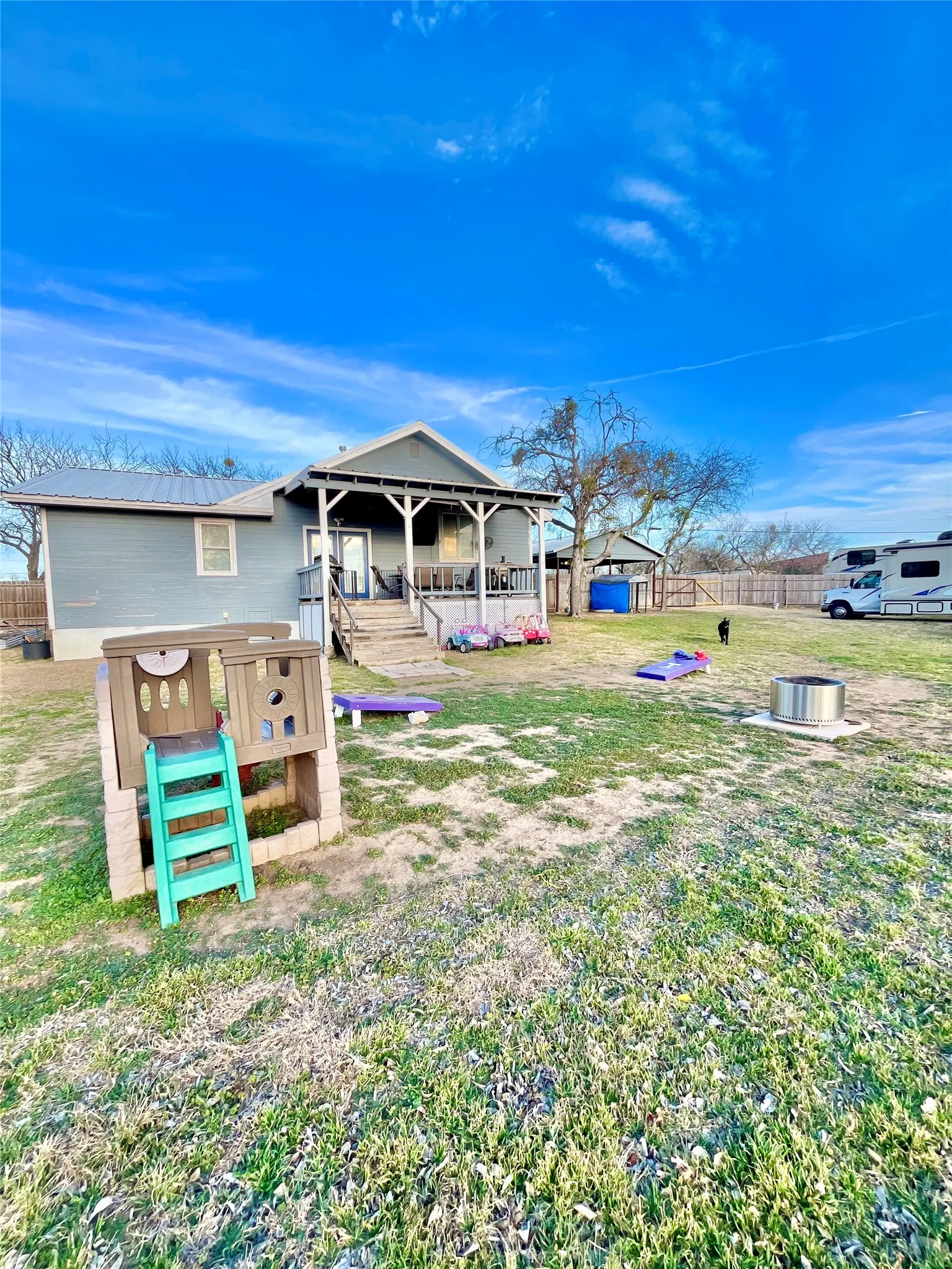 Single Family Residence For Sale in Hamilton County , 522 E Standifer Street, Hamilton, Texas 76531, 4 Bedroom, 2 Bathroom, Garage spaces, 2,058 Sqft, built in 1935, mls#21178584, Real Estate Agent in Hamilton, Homes For Sale in Hamilton county, Homes For Sale in Hamilton, Realtor in Hamilton Texas, Real Estate Brokerage Independent Realty Texas, Luminita Cordes Realtor