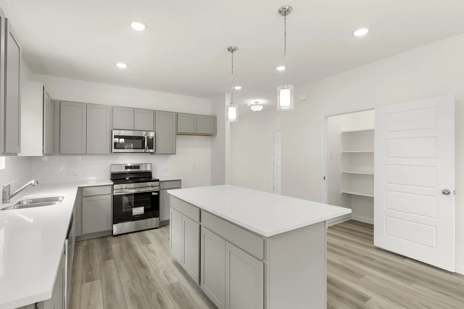 08. 1233 Anderson - Kitchen (4)