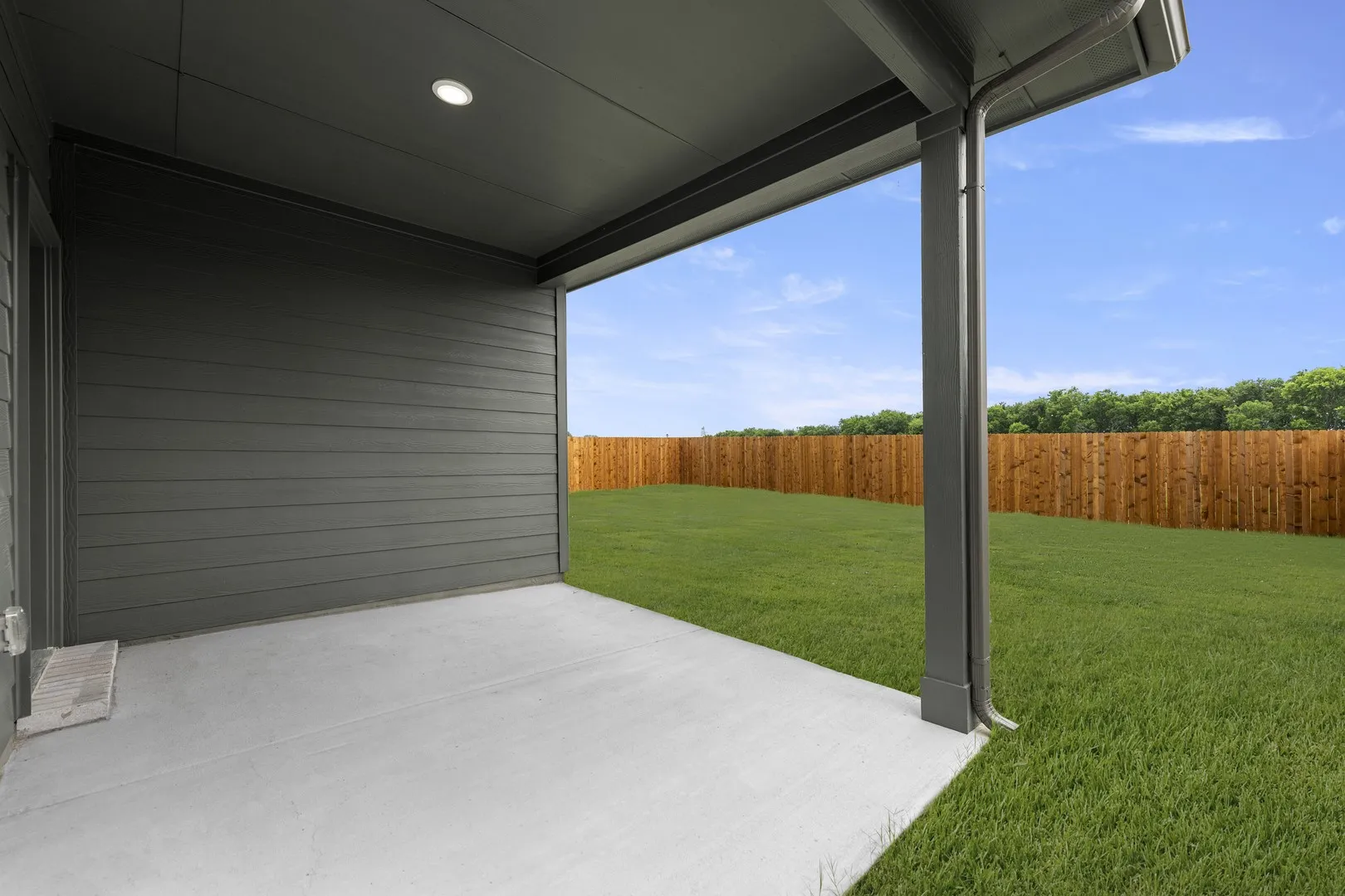 25. 1233 Anderson - Patio