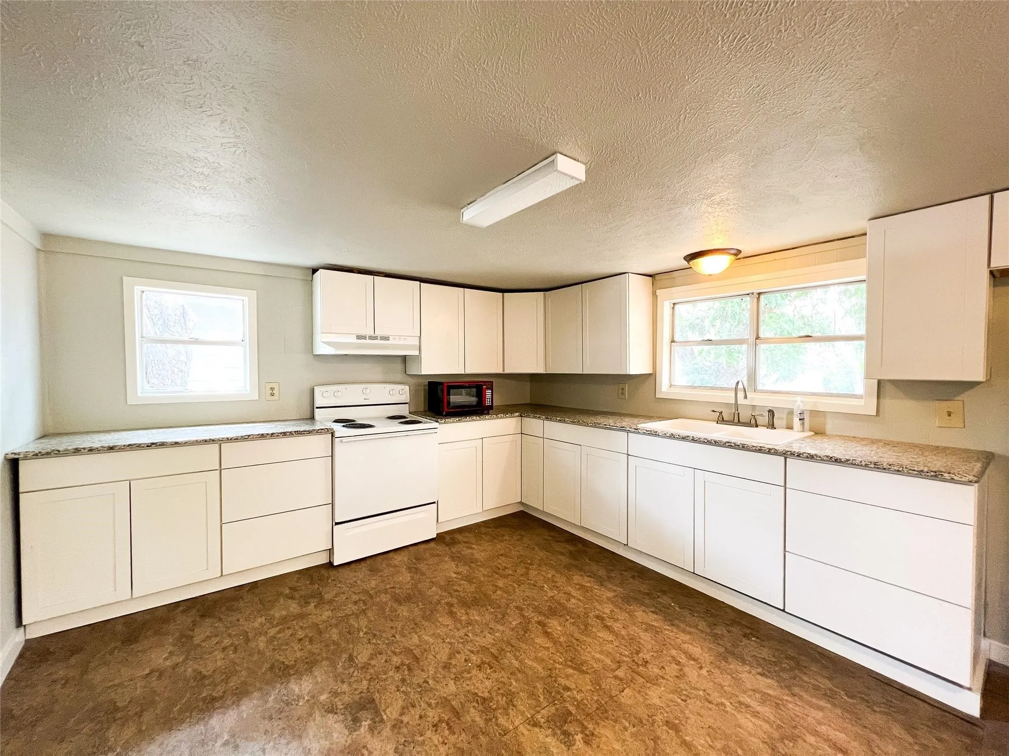 For Sale in Erath County , 1425, 1435, 420 Groesbeck & Lillian, Stephenville, Texas 76401, 9 Bedroom, 3 Bathroom, Garage spaces, 0 Sqft, built in 1910, mls#21174858, Real Estate Agent in Stephenville, Homes For Sale in Erath county, Homes For Sale in Stephenville, Realtor in Stephenville Texas, Real Estate Brokerage Independent Realty Texas, Luminita Cordes Realtor
