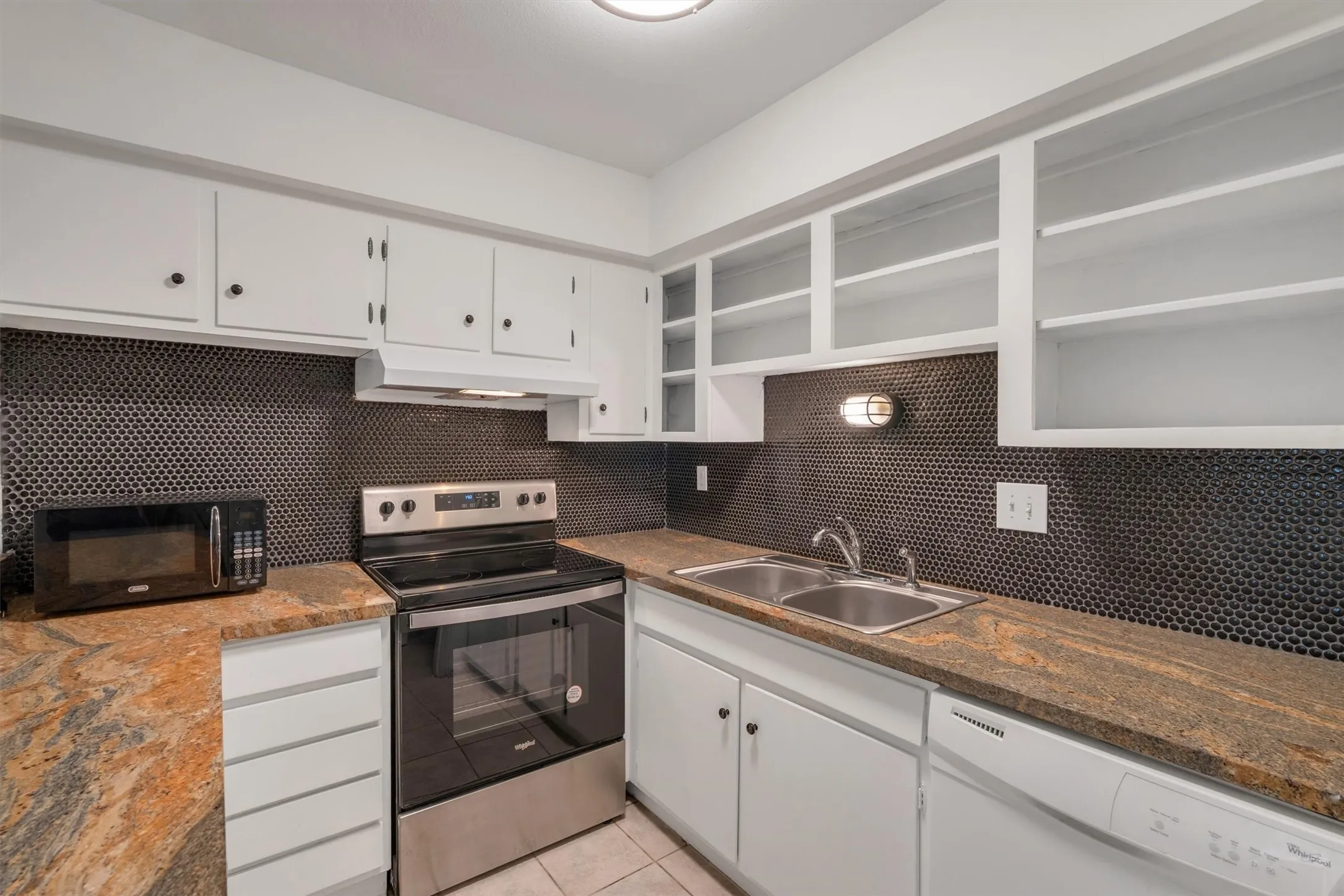 Condominium For Sale in Dallas County , 5305 Fleetwood Oaks Avenue 274, Dallas, Texas 75235, 1 Bedroom, 1 Bathroom, Garage spaces, 695 Sqft, built in 1964, mls#21176185, Real Estate Agent in Dallas, Homes For Sale in Dallas county, Homes For Sale in Dallas, Realtor in Dallas Texas, Real Estate Brokerage Independent Realty Texas, Luminita Cordes Realtor