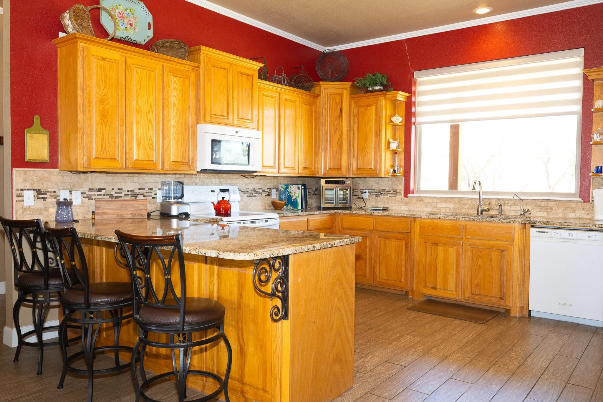 Single Family Residence For Sale in Taylor County , 213 Crooked Creek Road, Abilene, Texas 79602, 3 Bedroom, 3 Bathroom, 3 Garage spaces, 3,433 Sqft, built in 2003, mls#21178821, Real Estate Agent in Abilene, Homes For Sale in Taylor county, Homes For Sale in Abilene, Realtor in Abilene Texas, Real Estate Brokerage Independent Realty Texas, Luminita Cordes Realtor