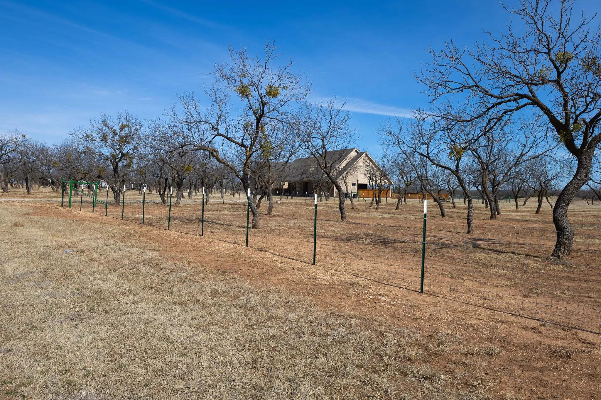 Single Family Residence For Sale in Taylor County , 213 Crooked Creek Road, Abilene, Texas 79602, 3 Bedroom, 3 Bathroom, 3 Garage spaces, 3,433 Sqft, built in 2003, mls#21178821, Real Estate Agent in Abilene, Homes For Sale in Taylor county, Homes For Sale in Abilene, Realtor in Abilene Texas, Real Estate Brokerage Independent Realty Texas, Luminita Cordes Realtor