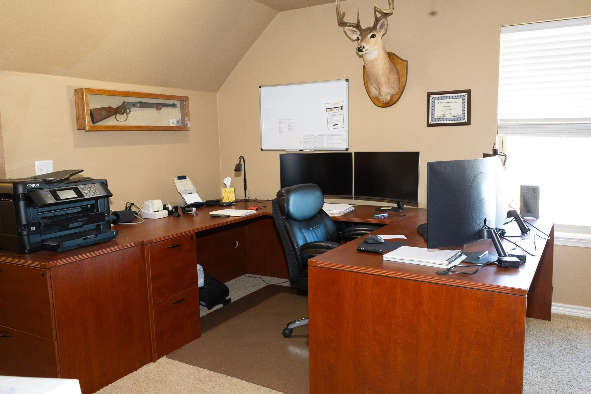 Single Family Residence For Sale in Taylor County , 213 Crooked Creek Road, Abilene, Texas 79602, 3 Bedroom, 3 Bathroom, 3 Garage spaces, 3,433 Sqft, built in 2003, mls#21178821, Real Estate Agent in Abilene, Homes For Sale in Taylor county, Homes For Sale in Abilene, Realtor in Abilene Texas, Real Estate Brokerage Independent Realty Texas, Luminita Cordes Realtor