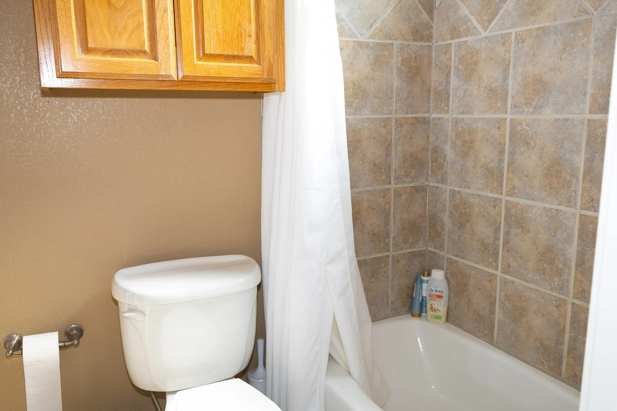 Single Family Residence For Sale in Taylor County , 213 Crooked Creek Road, Abilene, Texas 79602, 3 Bedroom, 3 Bathroom, 3 Garage spaces, 3,433 Sqft, built in 2003, mls#21178821, Real Estate Agent in Abilene, Homes For Sale in Taylor county, Homes For Sale in Abilene, Realtor in Abilene Texas, Real Estate Brokerage Independent Realty Texas, Luminita Cordes Realtor
