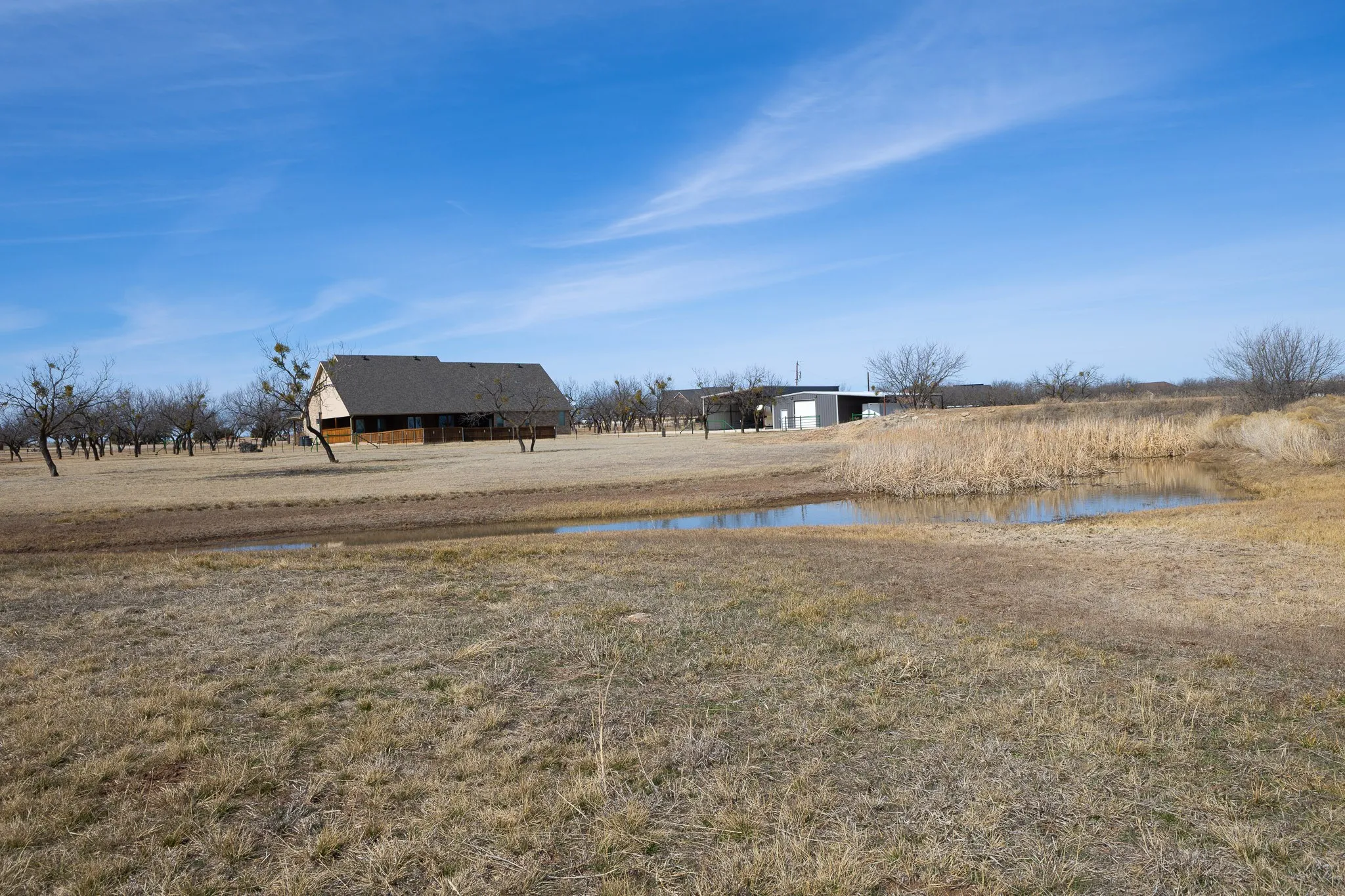 Single Family Residence For Sale in Taylor County , 213 Crooked Creek Road, Abilene, Texas 79602, 3 Bedroom, 3 Bathroom, 3 Garage spaces, 3,433 Sqft, built in 2003, mls#21178821, Real Estate Agent in Abilene, Homes For Sale in Taylor county, Homes For Sale in Abilene, Realtor in Abilene Texas, Real Estate Brokerage Independent Realty Texas, Luminita Cordes Realtor