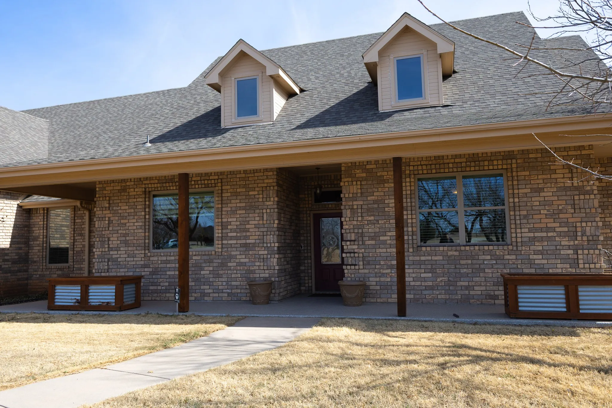 Single Family Residence For Sale in Taylor County , 213 Crooked Creek Road, Abilene, Texas 79602, 3 Bedroom, 3 Bathroom, 3 Garage spaces, 3,433 Sqft, built in 2003, mls#21178821, Real Estate Agent in Abilene, Homes For Sale in Taylor county, Homes For Sale in Abilene, Realtor in Abilene Texas, Real Estate Brokerage Independent Realty Texas, Luminita Cordes Realtor