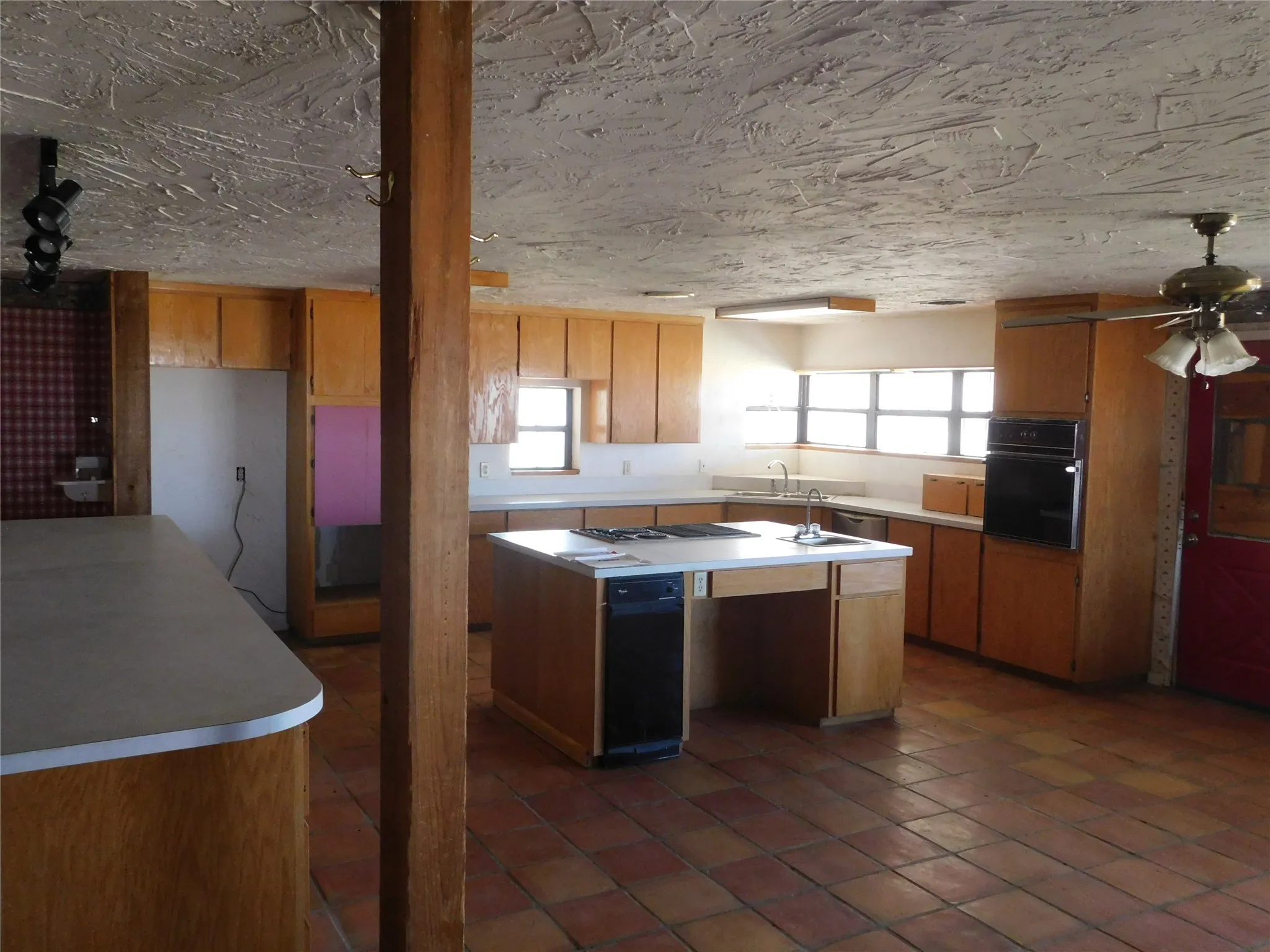 Single Family Residence For Sale in Brown County , 4405 Fm 1849, Brownwood, Texas 76801, 5 Bedroom, 5 Bathroom, 2 Garage spaces, 3,696 Sqft, built in 1995, mls#21178870, Real Estate Agent in Brownwood, Homes For Sale in Brown county, Homes For Sale in Brownwood, Realtor in Brownwood Texas, Real Estate Brokerage Independent Realty Texas, Luminita Cordes Realtor