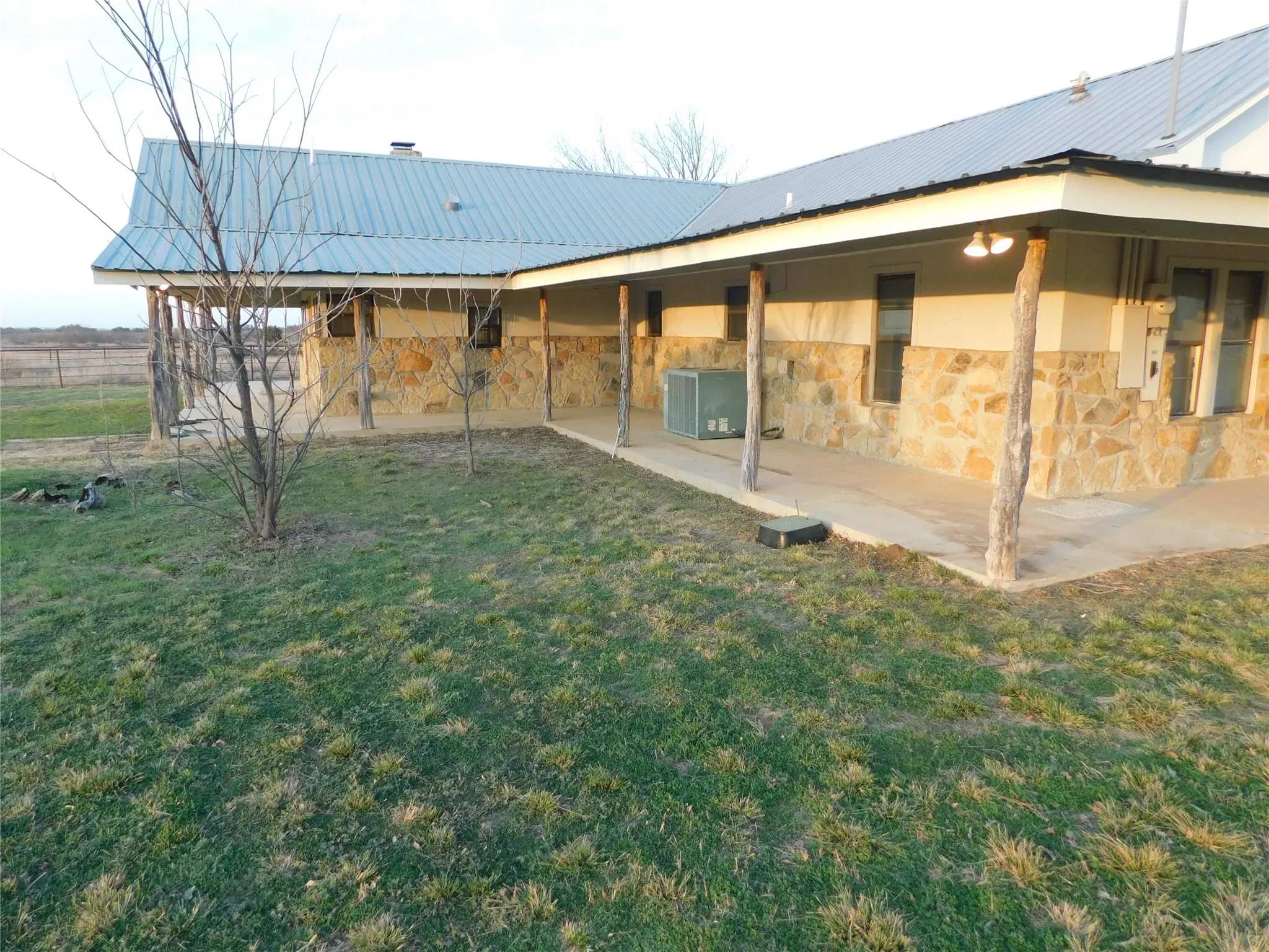 Single Family Residence For Sale in Brown County , 4405 Fm 1849, Brownwood, Texas 76801, 5 Bedroom, 5 Bathroom, 2 Garage spaces, 3,696 Sqft, built in 1995, mls#21178870, Real Estate Agent in Brownwood, Homes For Sale in Brown county, Homes For Sale in Brownwood, Realtor in Brownwood Texas, Real Estate Brokerage Independent Realty Texas, Luminita Cordes Realtor