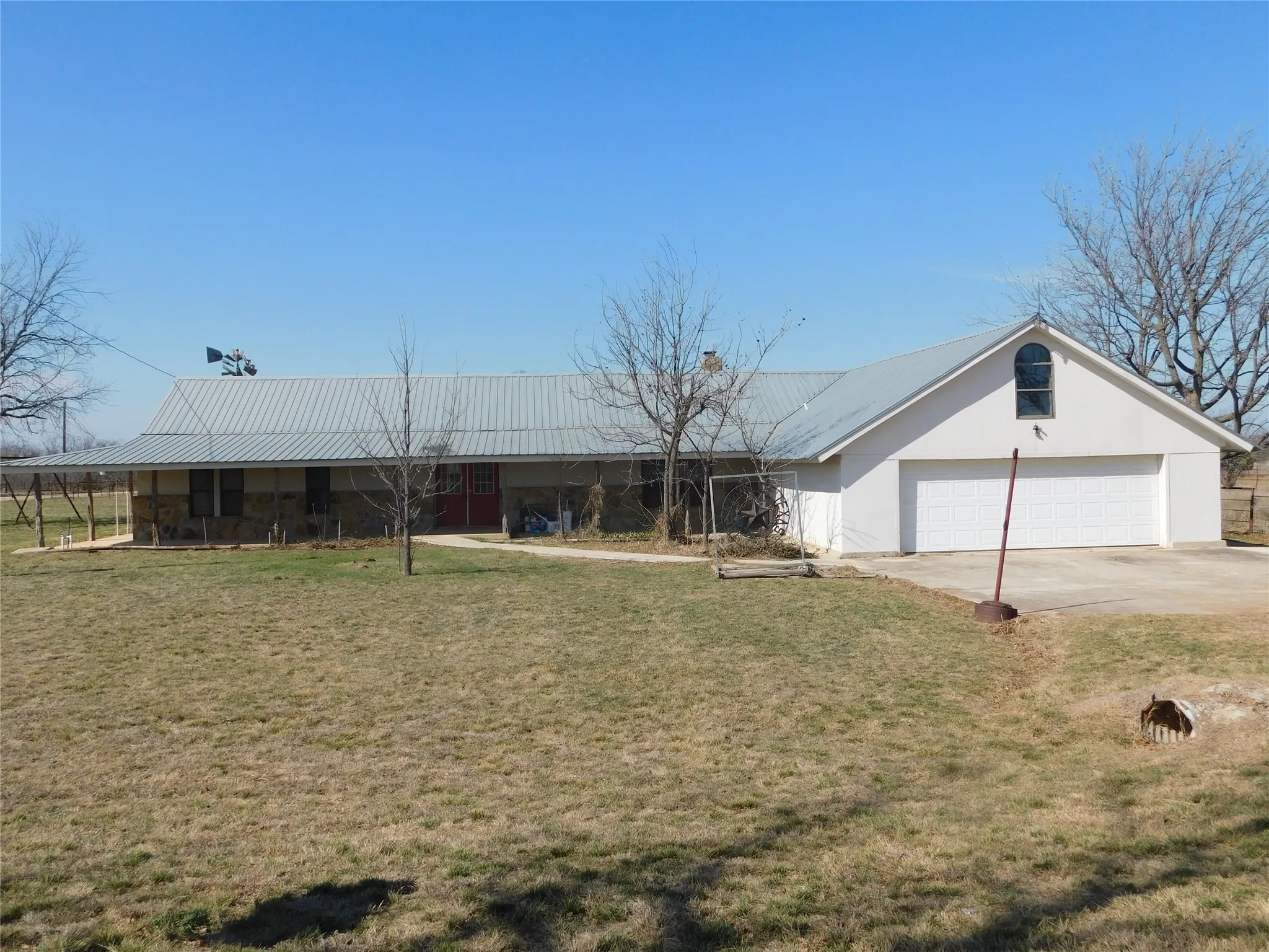 Single Family Residence For Sale in Brown County , 4405 Fm 1849, Brownwood, Texas 76801, 5 Bedroom, 5 Bathroom, 2 Garage spaces, 3,696 Sqft, built in 1995, mls#21178870, Real Estate Agent in Brownwood, Homes For Sale in Brown county, Homes For Sale in Brownwood, Realtor in Brownwood Texas, Real Estate Brokerage Independent Realty Texas, Luminita Cordes Realtor
