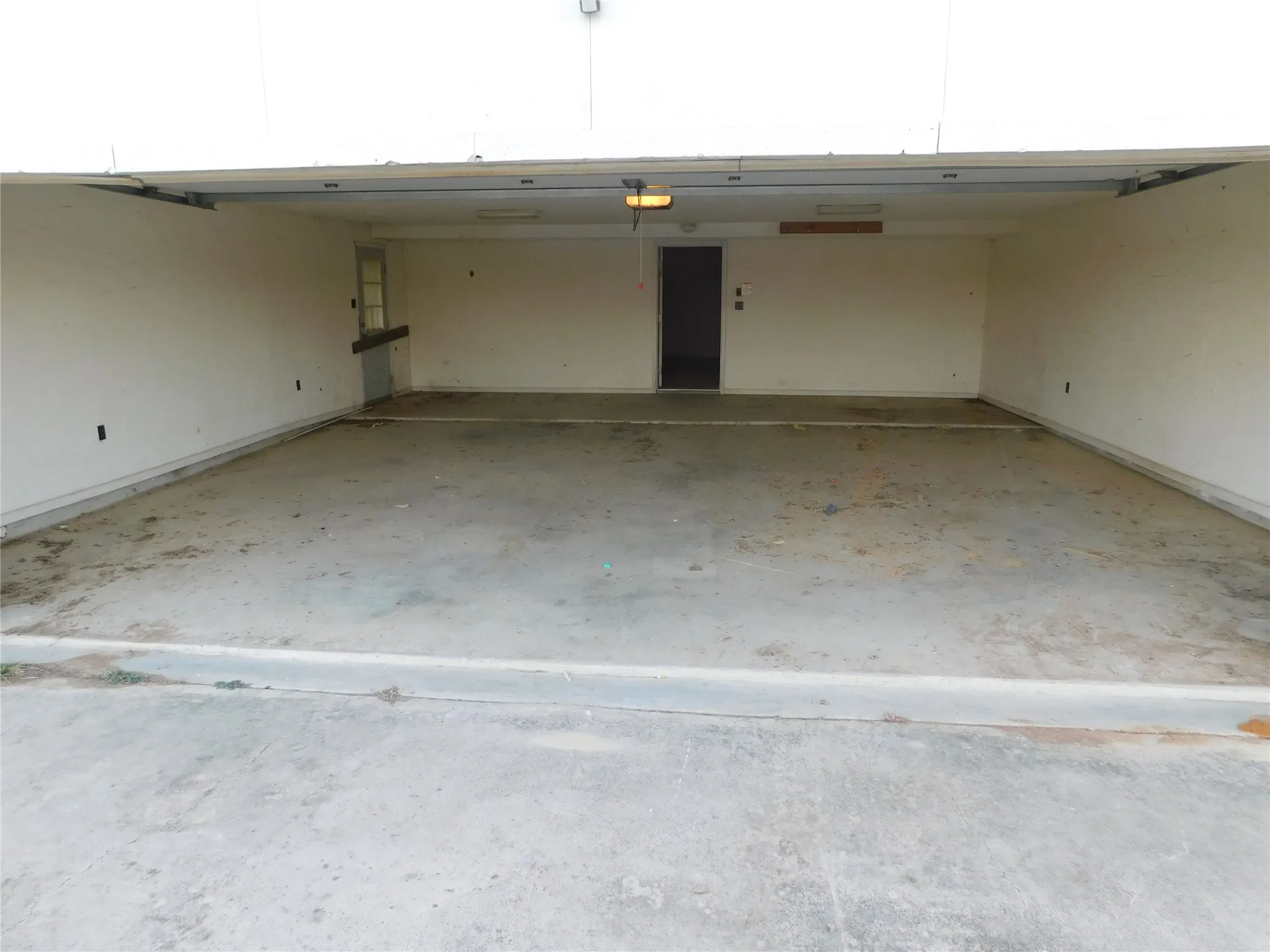 Single Family Residence For Sale in Brown County , 4405 Fm 1849, Brownwood, Texas 76801, 5 Bedroom, 5 Bathroom, 2 Garage spaces, 3,696 Sqft, built in 1995, mls#21178870, Real Estate Agent in Brownwood, Homes For Sale in Brown county, Homes For Sale in Brownwood, Realtor in Brownwood Texas, Real Estate Brokerage Independent Realty Texas, Luminita Cordes Realtor