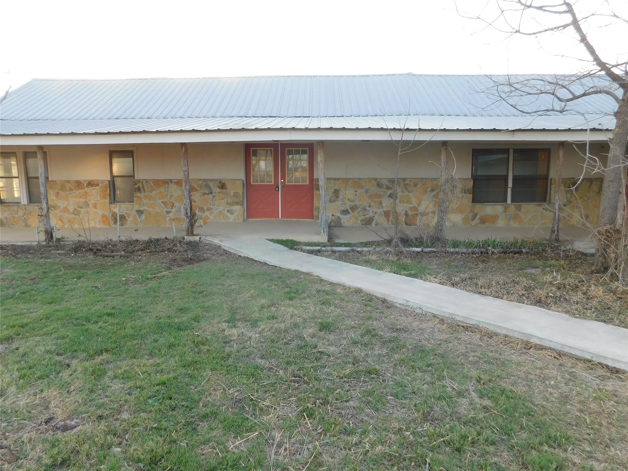 Single Family Residence For Sale in Brown County , 4405 Fm 1849, Brownwood, Texas 76801, 5 Bedroom, 5 Bathroom, 2 Garage spaces, 3,696 Sqft, built in 1995, mls#21178870, Real Estate Agent in Brownwood, Homes For Sale in Brown county, Homes For Sale in Brownwood, Realtor in Brownwood Texas, Real Estate Brokerage Independent Realty Texas, Luminita Cordes Realtor