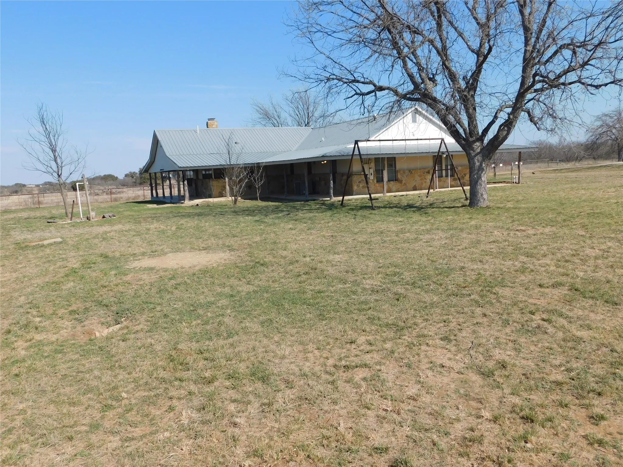 Single Family Residence For Sale in Brown County , 4405 Fm 1849, Brownwood, Texas 76801, 5 Bedroom, 5 Bathroom, 2 Garage spaces, 3,696 Sqft, built in 1995, mls#21178870, Real Estate Agent in Brownwood, Homes For Sale in Brown county, Homes For Sale in Brownwood, Realtor in Brownwood Texas, Real Estate Brokerage Independent Realty Texas, Luminita Cordes Realtor