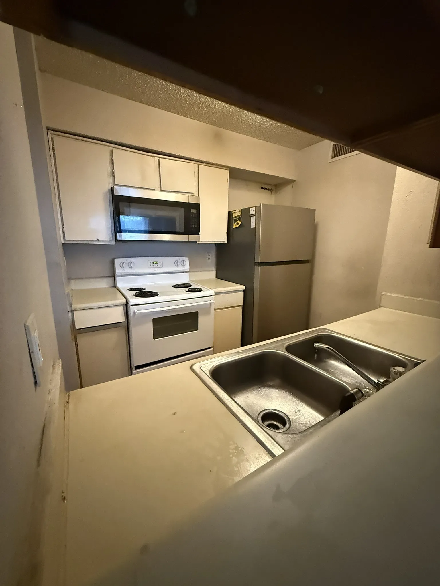 Condominium For Sale in Dallas County , 6050 Melody Lane 308, Dallas, Texas 75231, 1 Bedroom, 1 Bathroom, Garage spaces, 787 Sqft, built in 1979, mls#21178683, Real Estate Agent in Dallas, Homes For Sale in Dallas county, Homes For Sale in Dallas, Realtor in Dallas Texas, Real Estate Brokerage Independent Realty Texas, Luminita Cordes Realtor