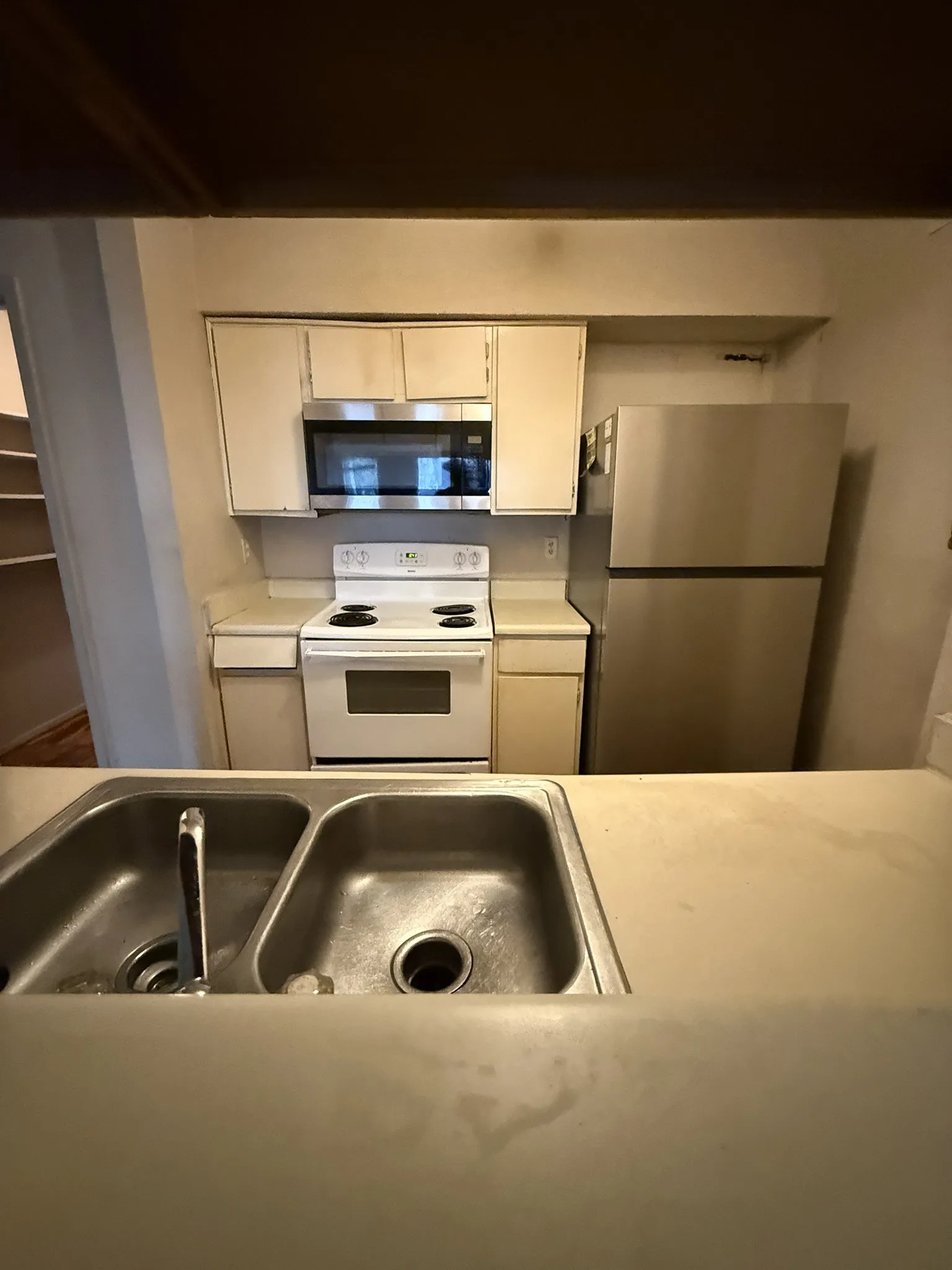 Condominium For Sale in Dallas County , 6050 Melody Lane 308, Dallas, Texas 75231, 1 Bedroom, 1 Bathroom, Garage spaces, 787 Sqft, built in 1979, mls#21178683, Real Estate Agent in Dallas, Homes For Sale in Dallas county, Homes For Sale in Dallas, Realtor in Dallas Texas, Real Estate Brokerage Independent Realty Texas, Luminita Cordes Realtor