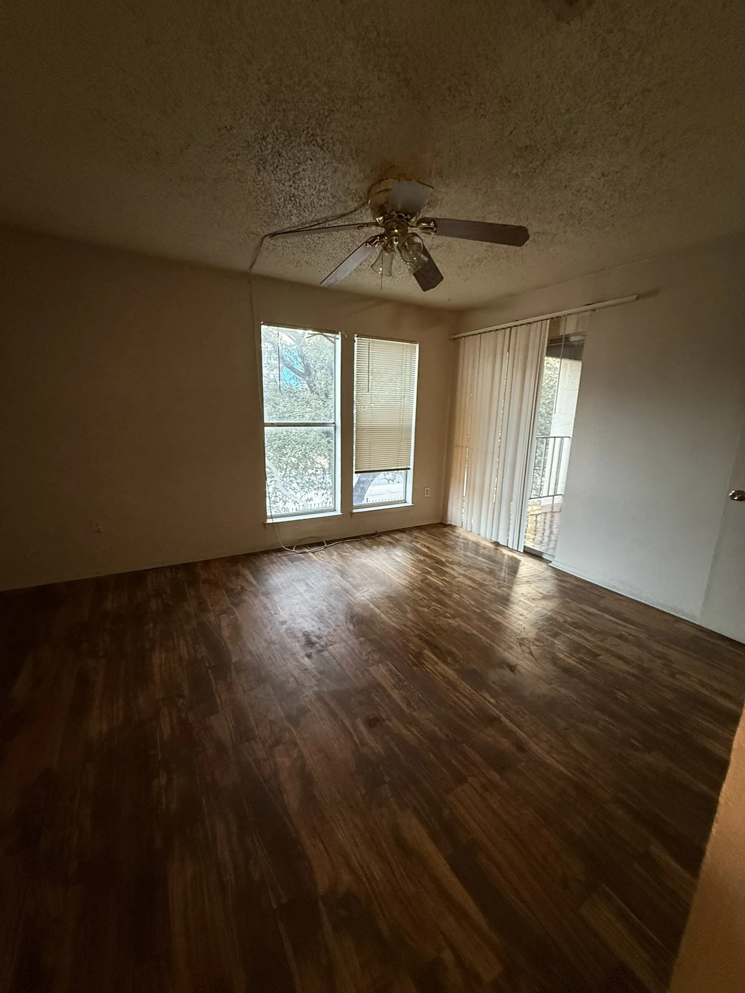 Condominium For Sale in Dallas County , 6050 Melody Lane 308, Dallas, Texas 75231, 1 Bedroom, 1 Bathroom, Garage spaces, 787 Sqft, built in 1979, mls#21178683, Real Estate Agent in Dallas, Homes For Sale in Dallas county, Homes For Sale in Dallas, Realtor in Dallas Texas, Real Estate Brokerage Independent Realty Texas, Luminita Cordes Realtor