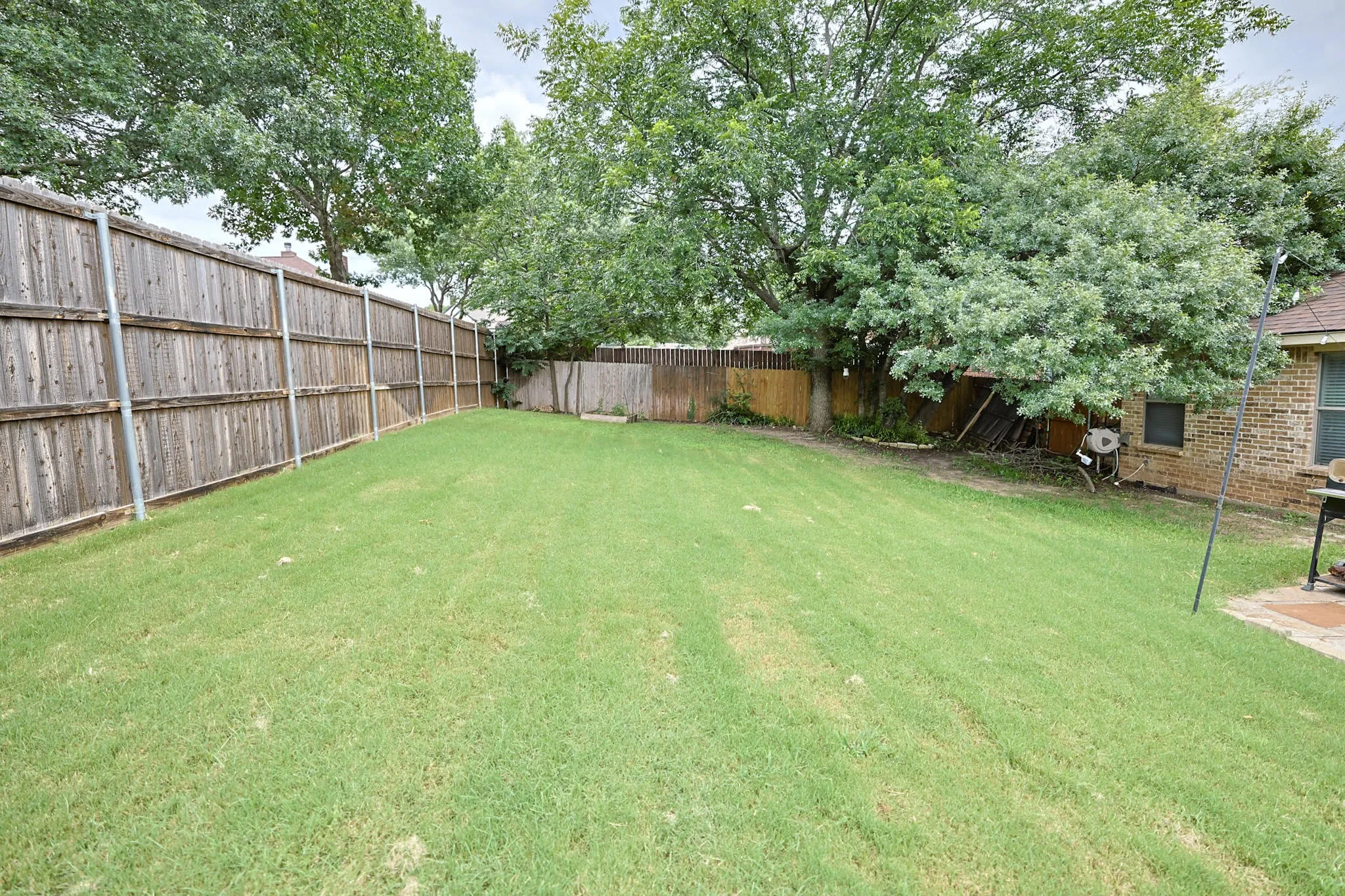 Single Family Residence For Sale in Parker County , 211 Carriage Drive, Willow Park, Texas 76087, 3 Bedroom, 2 Bathroom, 2 Garage spaces, 1,783 Sqft, built in 2007, mls#21177015, Real Estate Agent in Willow Park, Homes For Sale in Parker county, Homes For Sale in Willow Park, Realtor in Willow Park Texas, Real Estate Brokerage Independent Realty Texas, Luminita Cordes Realtor