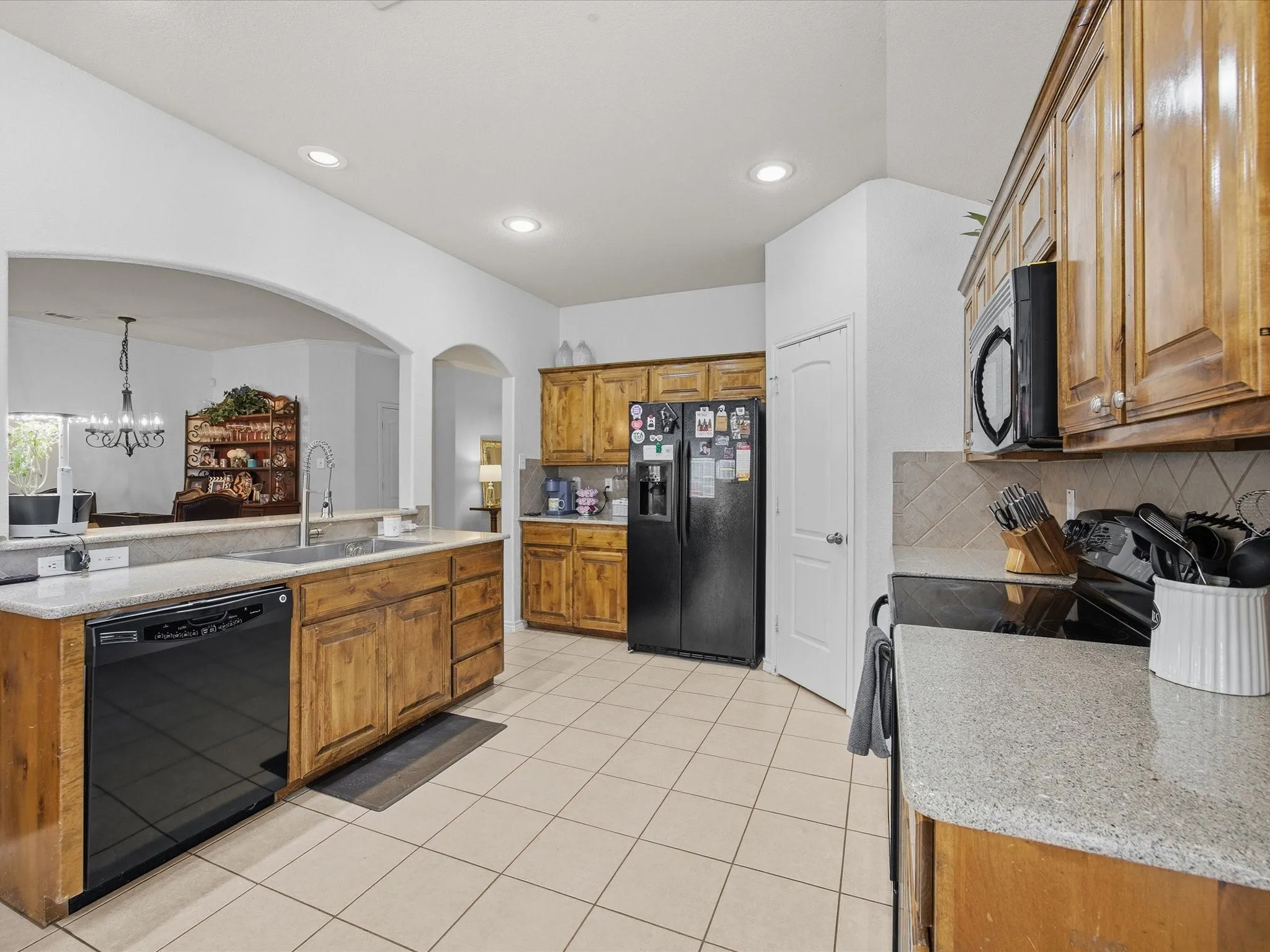 Single Family Residence For Sale in Parker County , 211 Carriage Drive, Willow Park, Texas 76087, 3 Bedroom, 2 Bathroom, 2 Garage spaces, 1,783 Sqft, built in 2007, mls#21177015, Real Estate Agent in Willow Park, Homes For Sale in Parker county, Homes For Sale in Willow Park, Realtor in Willow Park Texas, Real Estate Brokerage Independent Realty Texas, Luminita Cordes Realtor