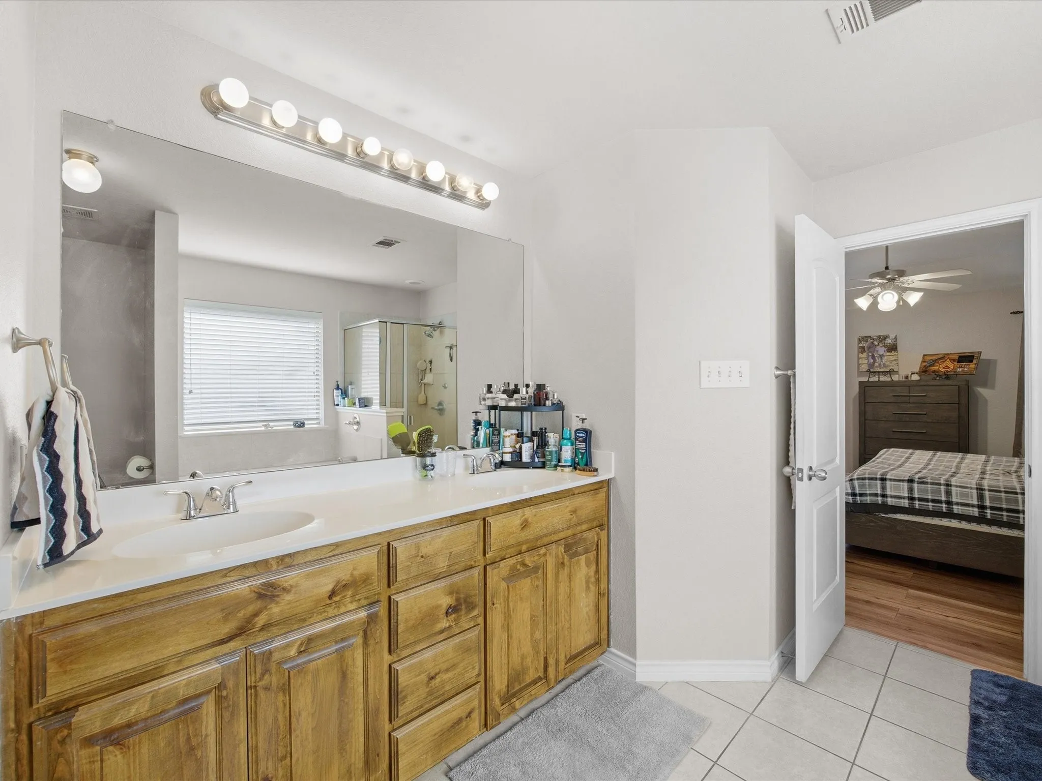 Single Family Residence For Sale in Parker County , 211 Carriage Drive, Willow Park, Texas 76087, 3 Bedroom, 2 Bathroom, 2 Garage spaces, 1,783 Sqft, built in 2007, mls#21177015, Real Estate Agent in Willow Park, Homes For Sale in Parker county, Homes For Sale in Willow Park, Realtor in Willow Park Texas, Real Estate Brokerage Independent Realty Texas, Luminita Cordes Realtor