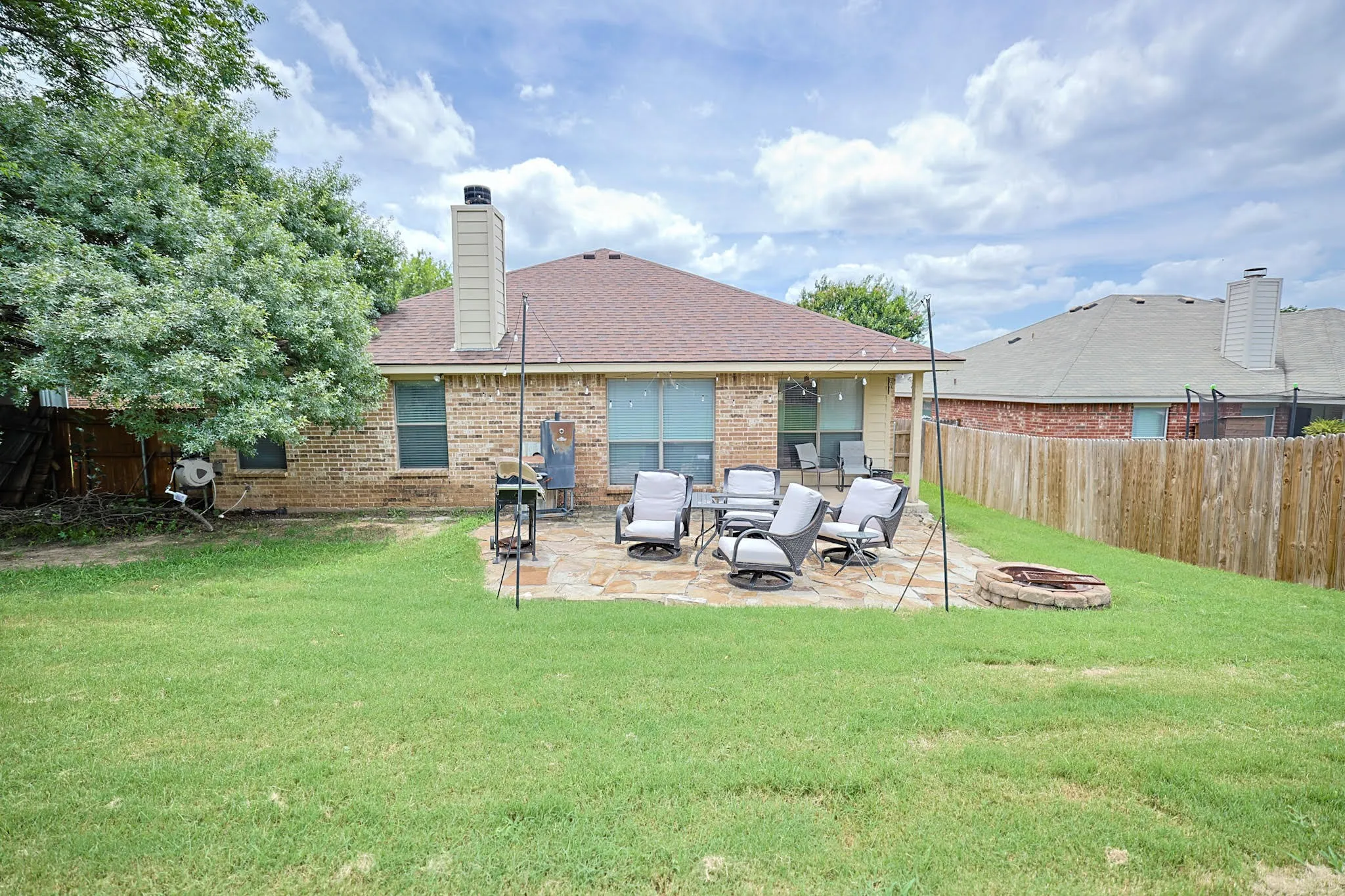 Single Family Residence For Sale in Parker County , 211 Carriage Drive, Willow Park, Texas 76087, 3 Bedroom, 2 Bathroom, 2 Garage spaces, 1,783 Sqft, built in 2007, mls#21177015, Real Estate Agent in Willow Park, Homes For Sale in Parker county, Homes For Sale in Willow Park, Realtor in Willow Park Texas, Real Estate Brokerage Independent Realty Texas, Luminita Cordes Realtor