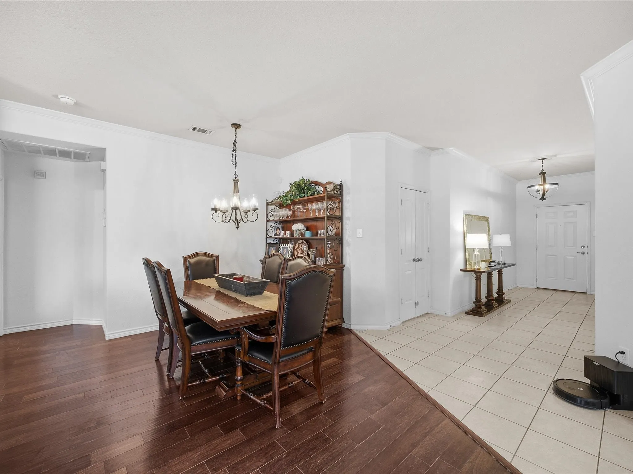 Single Family Residence For Sale in Parker County , 211 Carriage Drive, Willow Park, Texas 76087, 3 Bedroom, 2 Bathroom, 2 Garage spaces, 1,783 Sqft, built in 2007, mls#21177015, Real Estate Agent in Willow Park, Homes For Sale in Parker county, Homes For Sale in Willow Park, Realtor in Willow Park Texas, Real Estate Brokerage Independent Realty Texas, Luminita Cordes Realtor