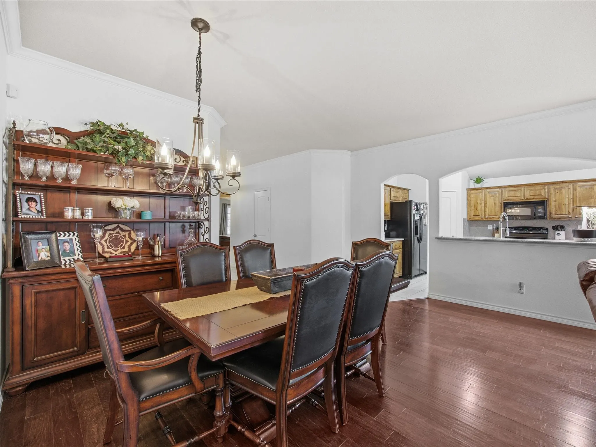 Single Family Residence For Sale in Parker County , 211 Carriage Drive, Willow Park, Texas 76087, 3 Bedroom, 2 Bathroom, 2 Garage spaces, 1,783 Sqft, built in 2007, mls#21177015, Real Estate Agent in Willow Park, Homes For Sale in Parker county, Homes For Sale in Willow Park, Realtor in Willow Park Texas, Real Estate Brokerage Independent Realty Texas, Luminita Cordes Realtor