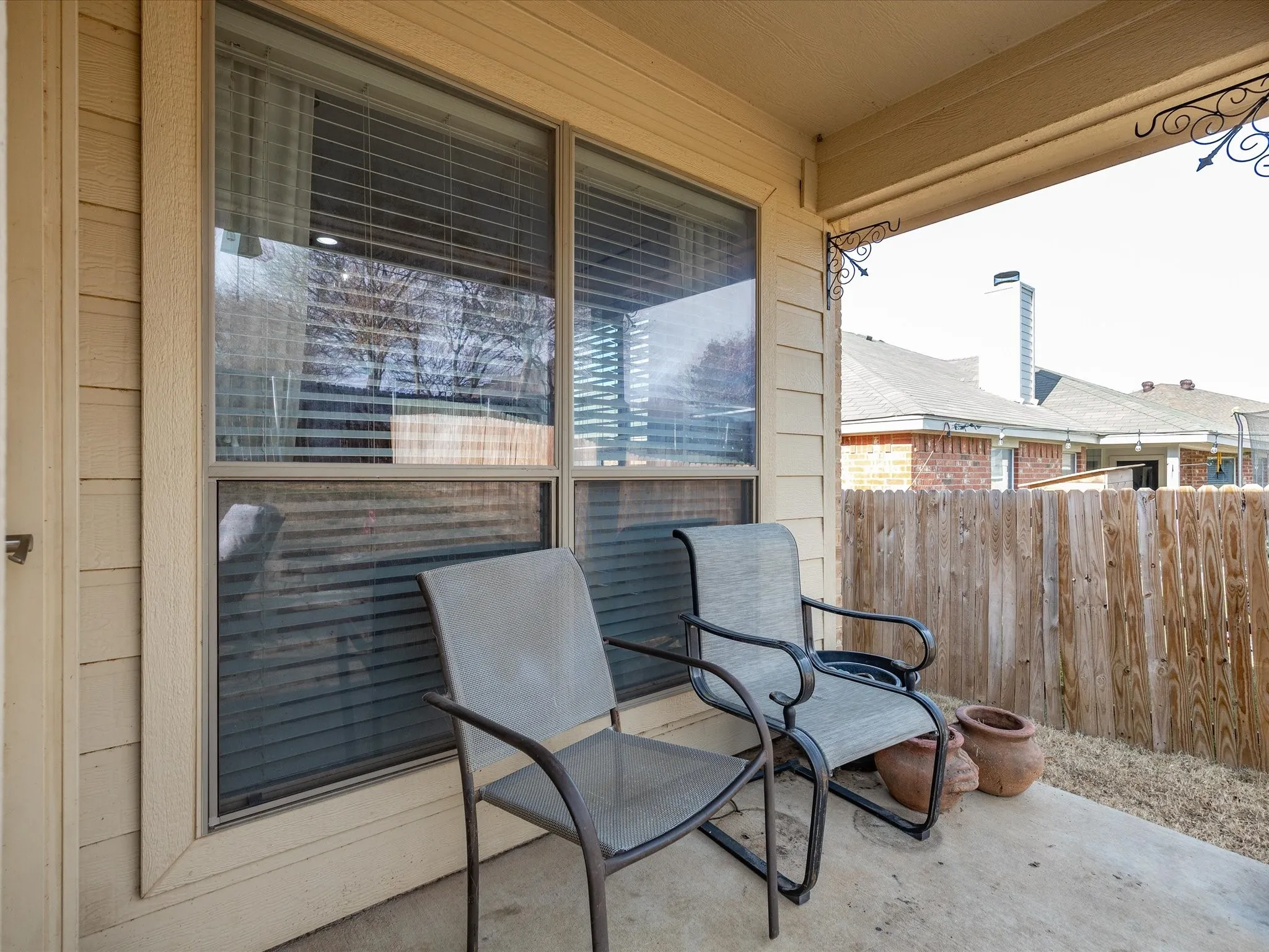 Single Family Residence For Sale in Parker County , 211 Carriage Drive, Willow Park, Texas 76087, 3 Bedroom, 2 Bathroom, 2 Garage spaces, 1,783 Sqft, built in 2007, mls#21177015, Real Estate Agent in Willow Park, Homes For Sale in Parker county, Homes For Sale in Willow Park, Realtor in Willow Park Texas, Real Estate Brokerage Independent Realty Texas, Luminita Cordes Realtor
