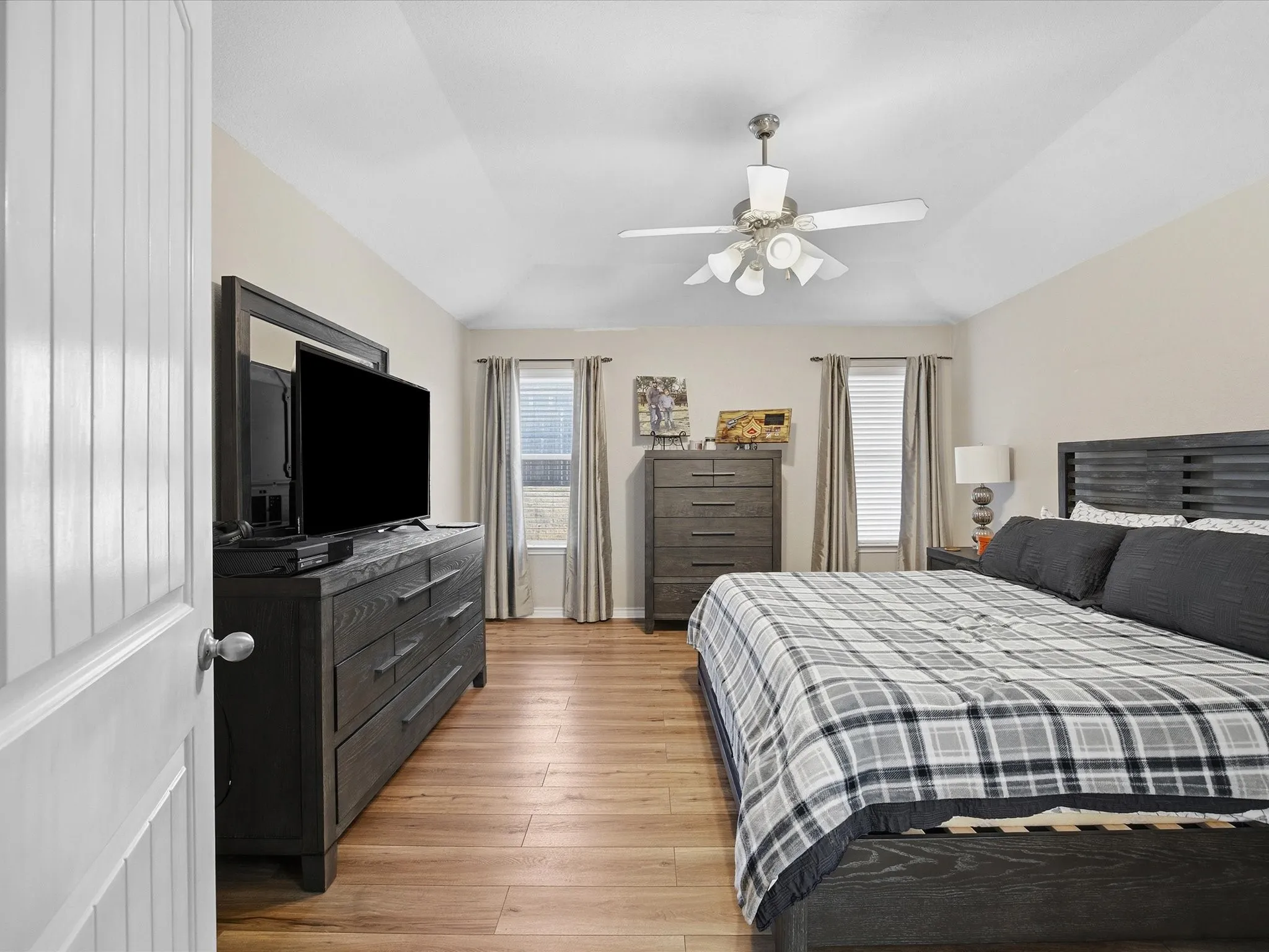 Single Family Residence For Sale in Parker County , 211 Carriage Drive, Willow Park, Texas 76087, 3 Bedroom, 2 Bathroom, 2 Garage spaces, 1,783 Sqft, built in 2007, mls#21177015, Real Estate Agent in Willow Park, Homes For Sale in Parker county, Homes For Sale in Willow Park, Realtor in Willow Park Texas, Real Estate Brokerage Independent Realty Texas, Luminita Cordes Realtor