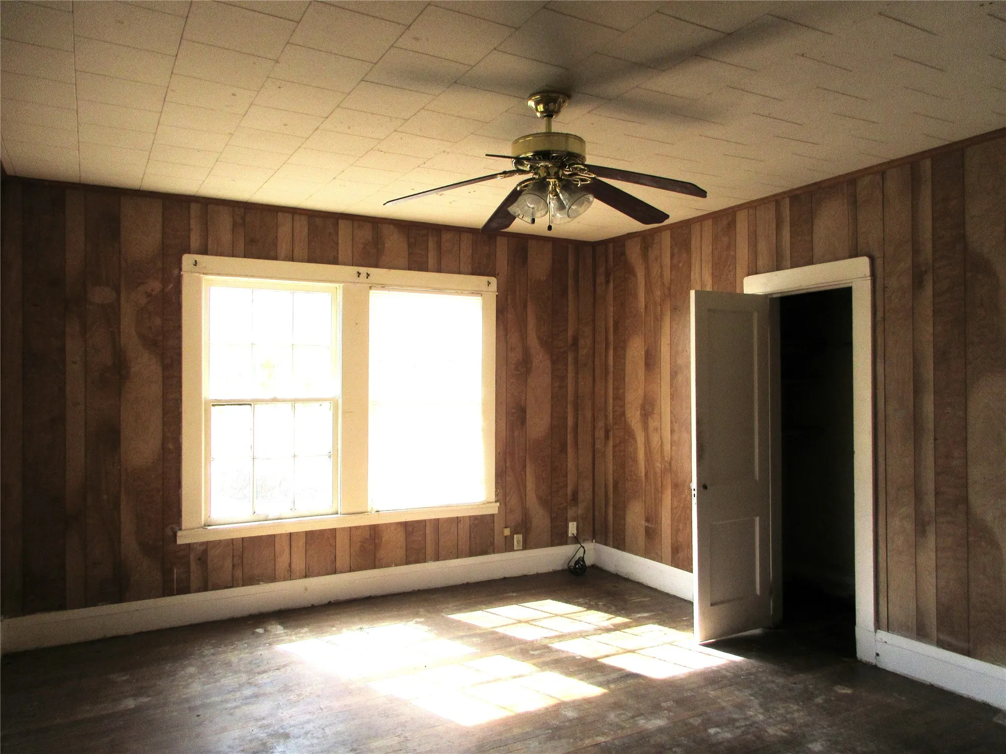 Single Family Residence For Sale in Falls County , 916 Ward, Marlin, Texas 76661, 3 Bedroom, 2 Bathroom, Garage spaces, 1,835 Sqft, built in 1950, Unknown, mls#21177818, Real Estate Agent in Marlin, Homes For Sale in Falls county, Homes For Sale in Marlin, Realtor in Marlin Texas, Real Estate Brokerage Independent Realty Texas, Luminita Cordes Realtor