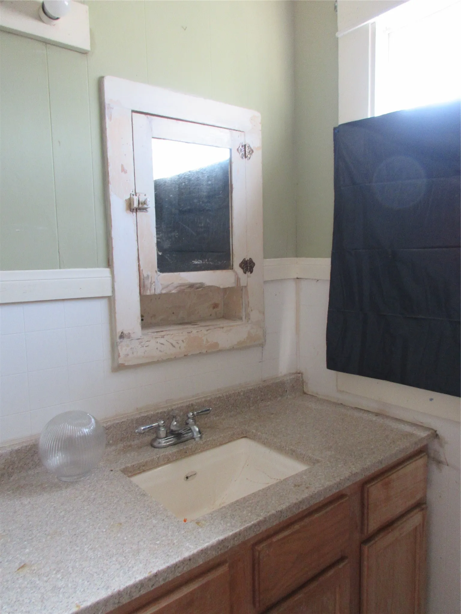 Single Family Residence For Sale in Falls County , 916 Ward, Marlin, Texas 76661, 3 Bedroom, 2 Bathroom, Garage spaces, 1,835 Sqft, built in 1950, Unknown, mls#21177818, Real Estate Agent in Marlin, Homes For Sale in Falls county, Homes For Sale in Marlin, Realtor in Marlin Texas, Real Estate Brokerage Independent Realty Texas, Luminita Cordes Realtor