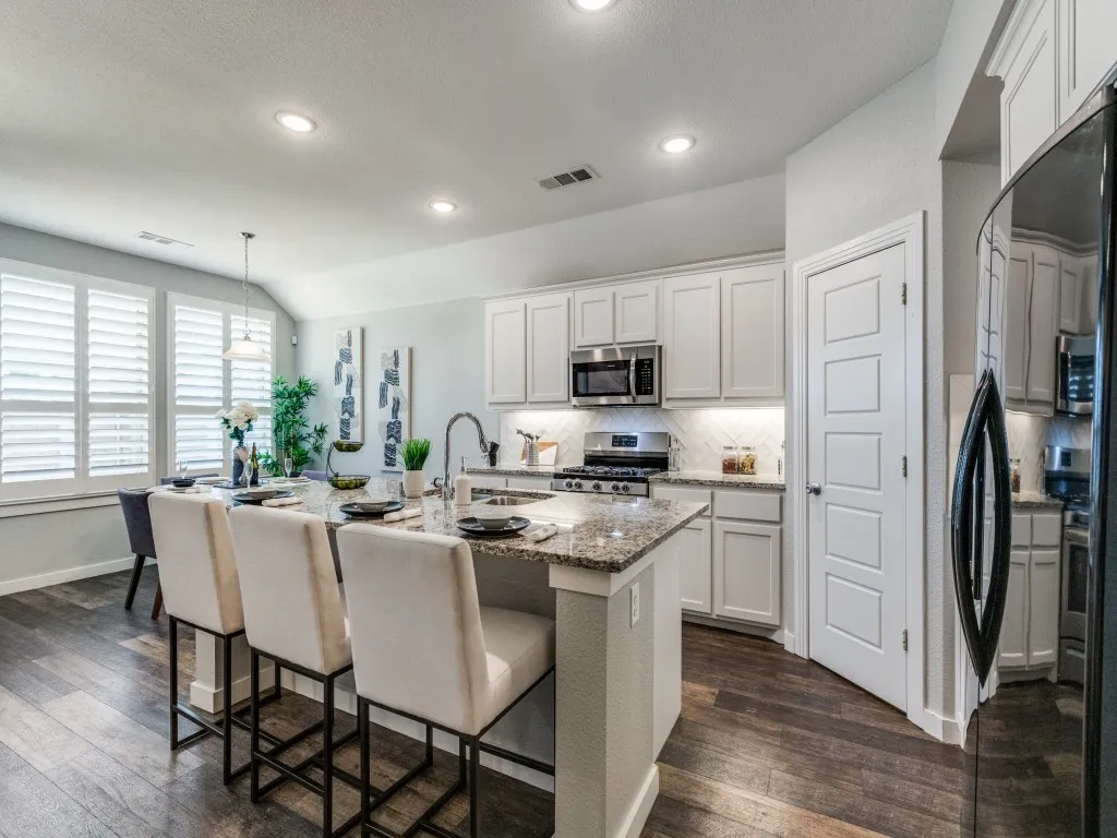 Single Family Residence For Sale in Collin County , 716 Esk Avenue, Celina, Texas 75009, 4 Bedroom, 3 Bathroom, 2 Garage spaces, 2,215 Sqft, built in 2018, mls#21179026, Real Estate Agent in Celina, Homes For Sale in Collin county, Homes For Sale in Celina, Realtor in Celina Texas, Real Estate Brokerage Independent Realty Texas, Luminita Cordes Realtor