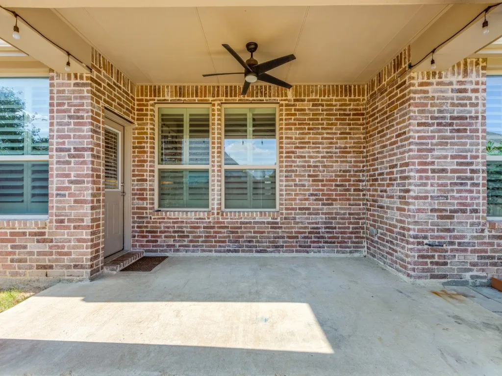 Single Family Residence For Sale in Collin County , 716 Esk Avenue, Celina, Texas 75009, 4 Bedroom, 3 Bathroom, 2 Garage spaces, 2,215 Sqft, built in 2018, mls#21179026, Real Estate Agent in Celina, Homes For Sale in Collin county, Homes For Sale in Celina, Realtor in Celina Texas, Real Estate Brokerage Independent Realty Texas, Luminita Cordes Realtor
