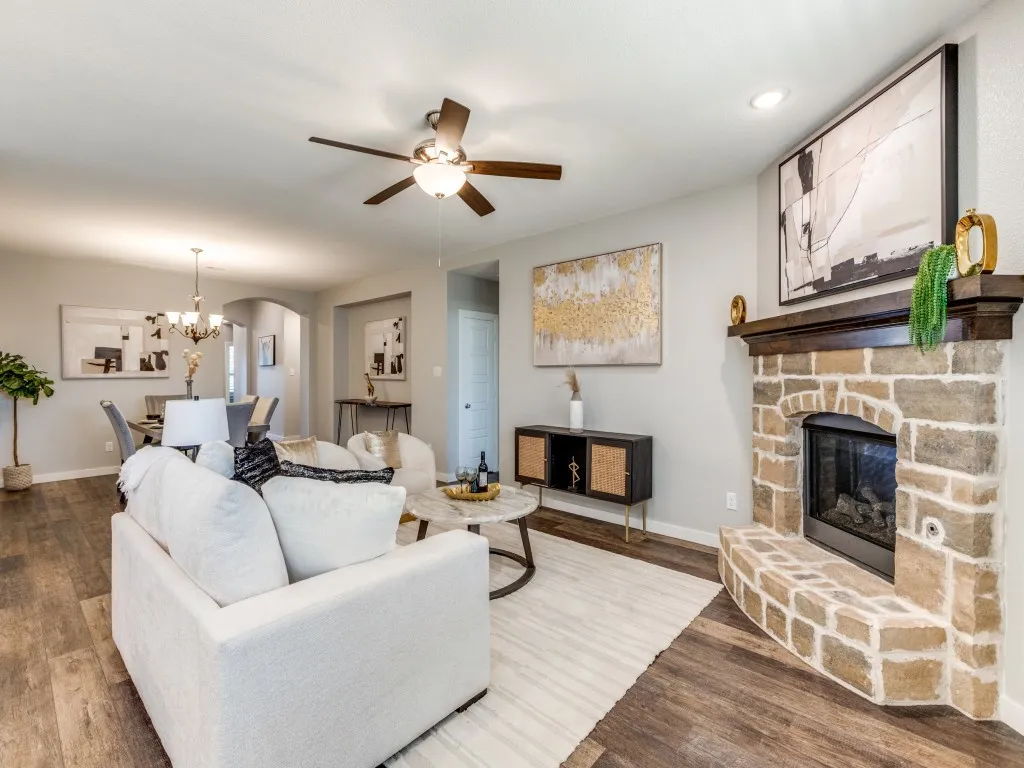 Single Family Residence For Sale in Collin County , 716 Esk Avenue, Celina, Texas 75009, 4 Bedroom, 3 Bathroom, 2 Garage spaces, 2,215 Sqft, built in 2018, mls#21179026, Real Estate Agent in Celina, Homes For Sale in Collin county, Homes For Sale in Celina, Realtor in Celina Texas, Real Estate Brokerage Independent Realty Texas, Luminita Cordes Realtor