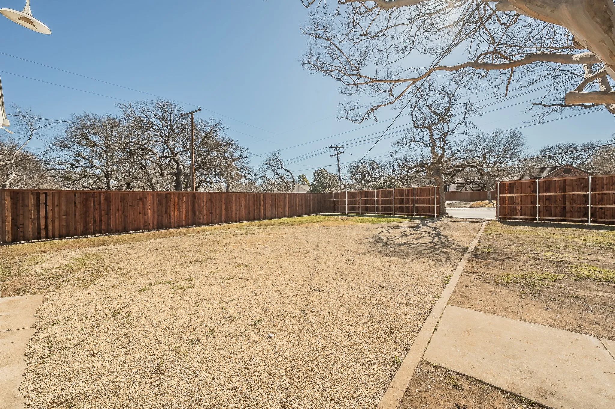 Single Family Residence For Sale in Tarrant County , 100 Crestwood Drive, Fort Worth, Texas 76107, 3 Bedroom, 2 Bathroom, 2 Garage spaces, 1,812 Sqft, built in 1942, mls#21179023, Real Estate Agent in Fort Worth, Homes For Sale in Tarrant county, Homes For Sale in Fort Worth, Realtor in Fort Worth Texas, Real Estate Brokerage Independent Realty Texas, Luminita Cordes Realtor
