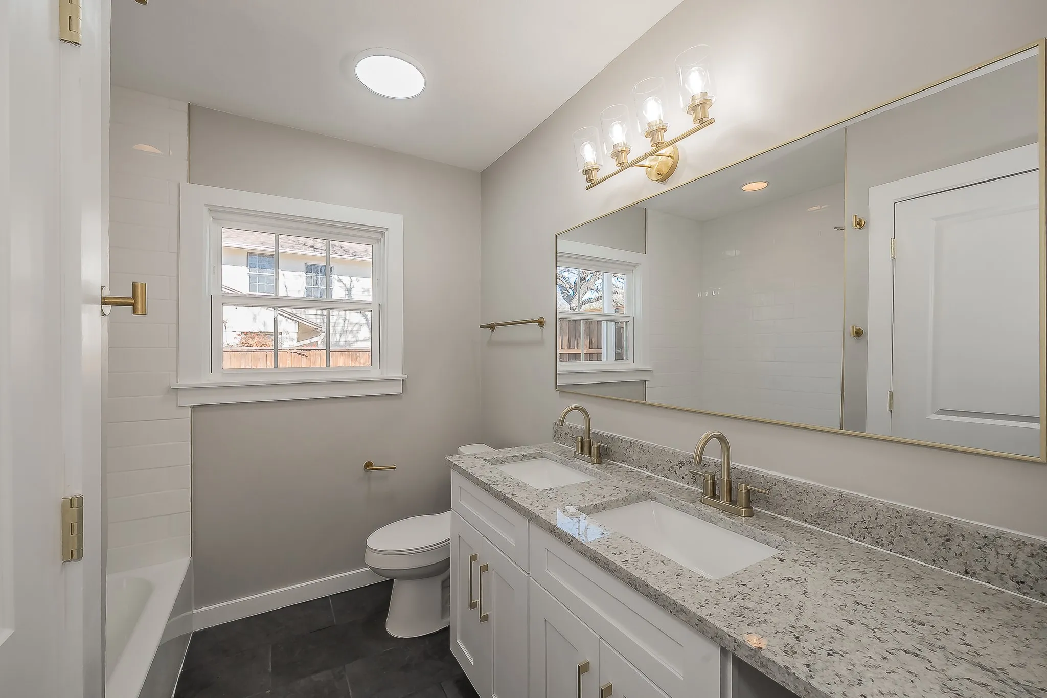 Single Family Residence For Sale in Tarrant County , 100 Crestwood Drive, Fort Worth, Texas 76107, 3 Bedroom, 2 Bathroom, 2 Garage spaces, 1,812 Sqft, built in 1942, mls#21179023, Real Estate Agent in Fort Worth, Homes For Sale in Tarrant county, Homes For Sale in Fort Worth, Realtor in Fort Worth Texas, Real Estate Brokerage Independent Realty Texas, Luminita Cordes Realtor
