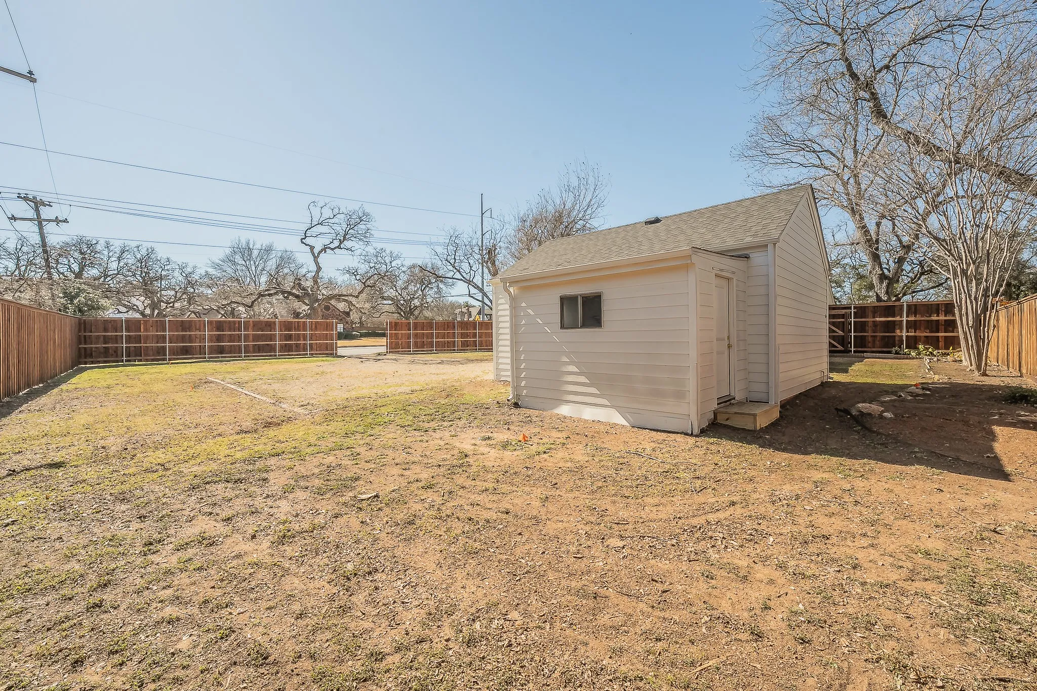 Single Family Residence For Sale in Tarrant County , 100 Crestwood Drive, Fort Worth, Texas 76107, 3 Bedroom, 2 Bathroom, 2 Garage spaces, 1,812 Sqft, built in 1942, mls#21179023, Real Estate Agent in Fort Worth, Homes For Sale in Tarrant county, Homes For Sale in Fort Worth, Realtor in Fort Worth Texas, Real Estate Brokerage Independent Realty Texas, Luminita Cordes Realtor