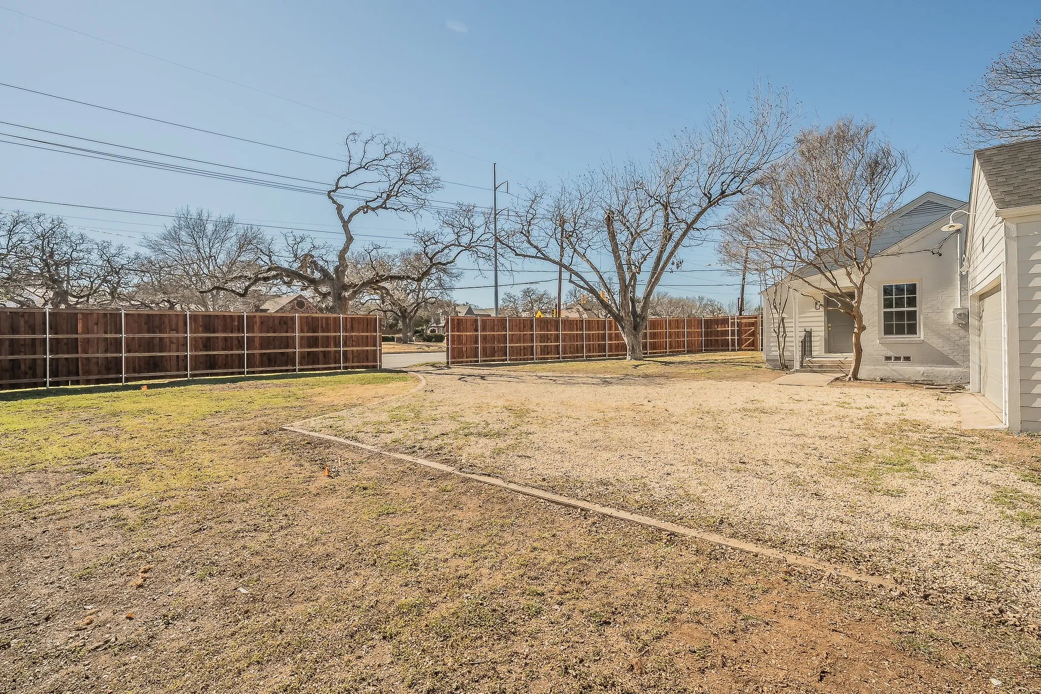 Single Family Residence For Sale in Tarrant County , 100 Crestwood Drive, Fort Worth, Texas 76107, 3 Bedroom, 2 Bathroom, 2 Garage spaces, 1,812 Sqft, built in 1942, mls#21179023, Real Estate Agent in Fort Worth, Homes For Sale in Tarrant county, Homes For Sale in Fort Worth, Realtor in Fort Worth Texas, Real Estate Brokerage Independent Realty Texas, Luminita Cordes Realtor
