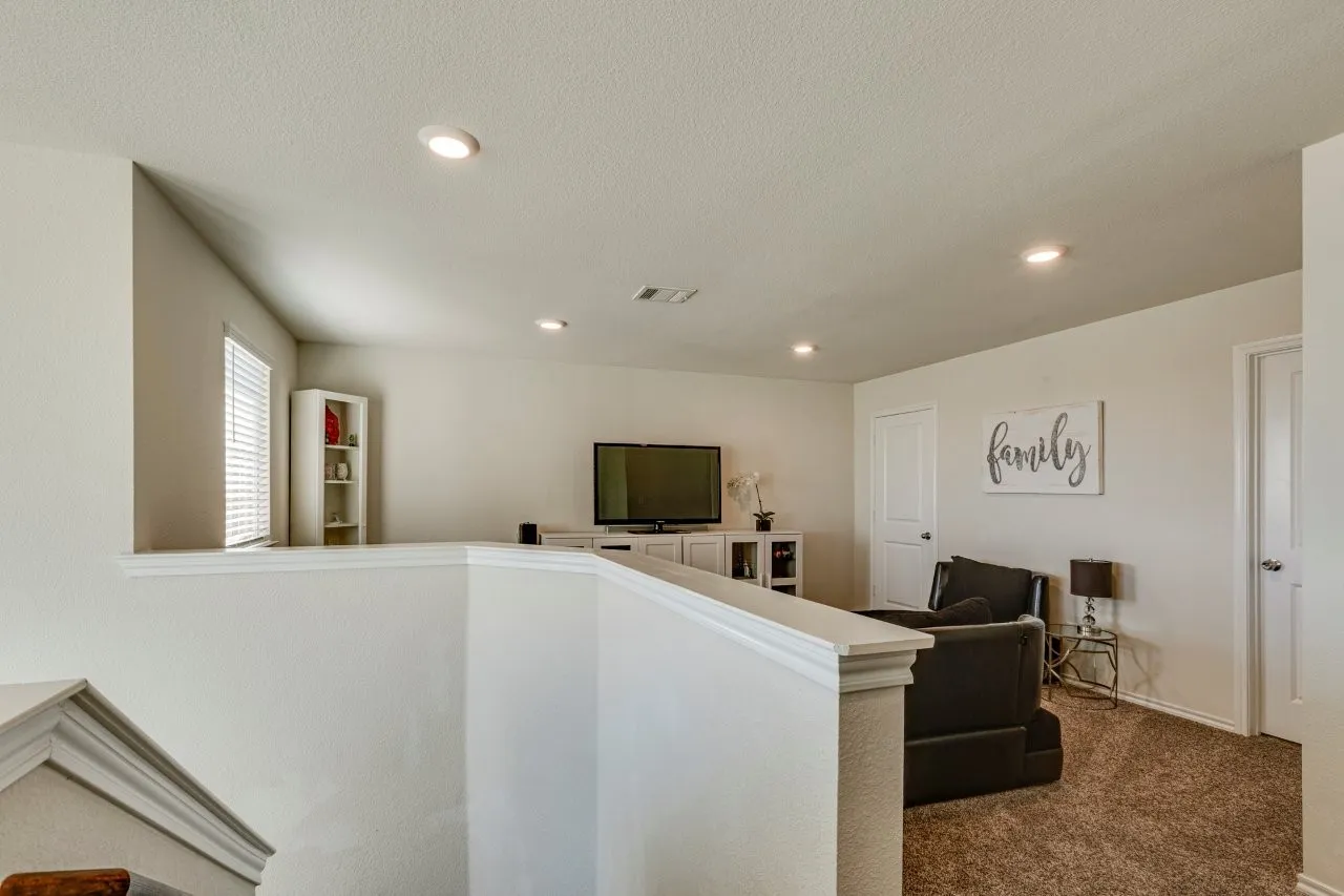 Single Family Residence For Sale in Collin County , 2353 Stefani Street, Anna, Texas 75409, 5 Bedrooms, 3 Bathrooms, 2 Garage spaces, 2,599 Sqft, built in 2019, Preowned, Price $379,999, mls#21179107, Real Estate Agent in Anna, Homes For Sale in Collin county, Homes For Sale in Anna, Realtor in Anna Texas, Real Estate Brokerage Independent Realty Texas, Luminita Cordes Realtor