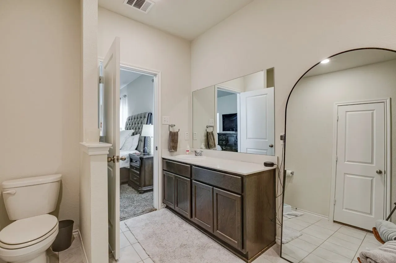 Single Family Residence For Sale in Collin County , 2353 Stefani Street, Anna, Texas 75409, 5 Bedrooms, 3 Bathrooms, 2 Garage spaces, 2,599 Sqft, built in 2019, Preowned, Price $379,999, mls#21179107, Real Estate Agent in Anna, Homes For Sale in Collin county, Homes For Sale in Anna, Realtor in Anna Texas, Real Estate Brokerage Independent Realty Texas, Luminita Cordes Realtor
