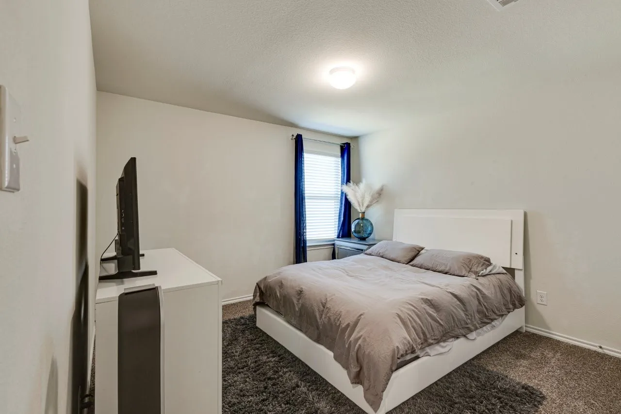Single Family Residence For Sale in Collin County , 2353 Stefani Street, Anna, Texas 75409, 5 Bedrooms, 3 Bathrooms, 2 Garage spaces, 2,599 Sqft, built in 2019, Preowned, Price $379,999, mls#21179107, Real Estate Agent in Anna, Homes For Sale in Collin county, Homes For Sale in Anna, Realtor in Anna Texas, Real Estate Brokerage Independent Realty Texas, Luminita Cordes Realtor