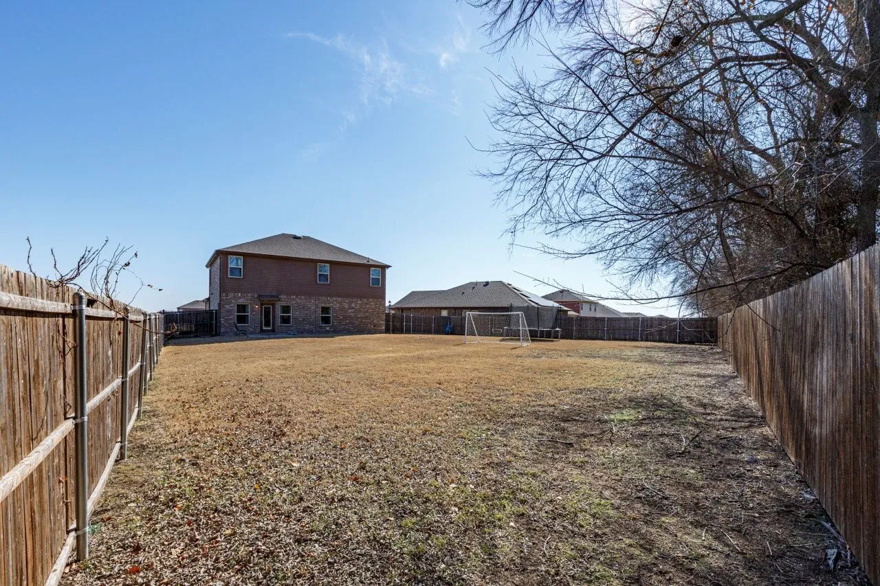 Single Family Residence For Sale in Collin County , 2353 Stefani Street, Anna, Texas 75409, 5 Bedrooms, 3 Bathrooms, 2 Garage spaces, 2,599 Sqft, built in 2019, Preowned, Price $379,999, mls#21179107, Real Estate Agent in Anna, Homes For Sale in Collin county, Homes For Sale in Anna, Realtor in Anna Texas, Real Estate Brokerage Independent Realty Texas, Luminita Cordes Realtor