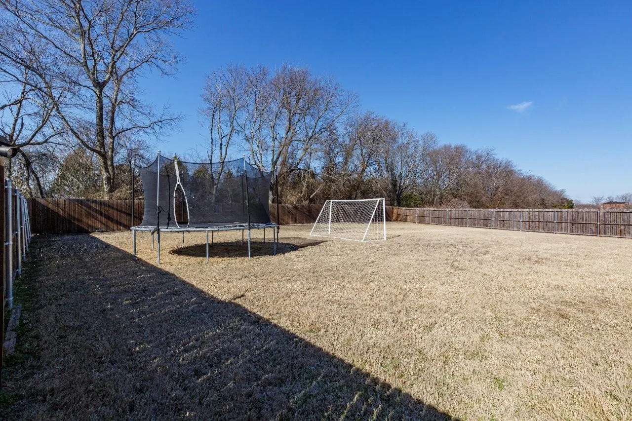 Single Family Residence For Sale in Collin County , 2353 Stefani Street, Anna, Texas 75409, 5 Bedrooms, 3 Bathrooms, 2 Garage spaces, 2,599 Sqft, built in 2019, Preowned, Price $379,999, mls#21179107, Real Estate Agent in Anna, Homes For Sale in Collin county, Homes For Sale in Anna, Realtor in Anna Texas, Real Estate Brokerage Independent Realty Texas, Luminita Cordes Realtor