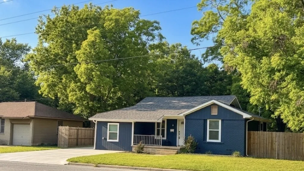 Single Family Residence For Sale in Grayson County , 918 N Ricketts Street, Sherman, Texas 75092, 3 Bedroom, 2 Bathroom, Garage spaces, 1,105 Sqft, built in 1950, Preowned, mls#21178577, Real Estate Agent in Sherman, Homes For Sale in Grayson county, Homes For Sale in Sherman, Realtor in Sherman Texas, Real Estate Brokerage Independent Realty Texas, Luminita Cordes Realtor