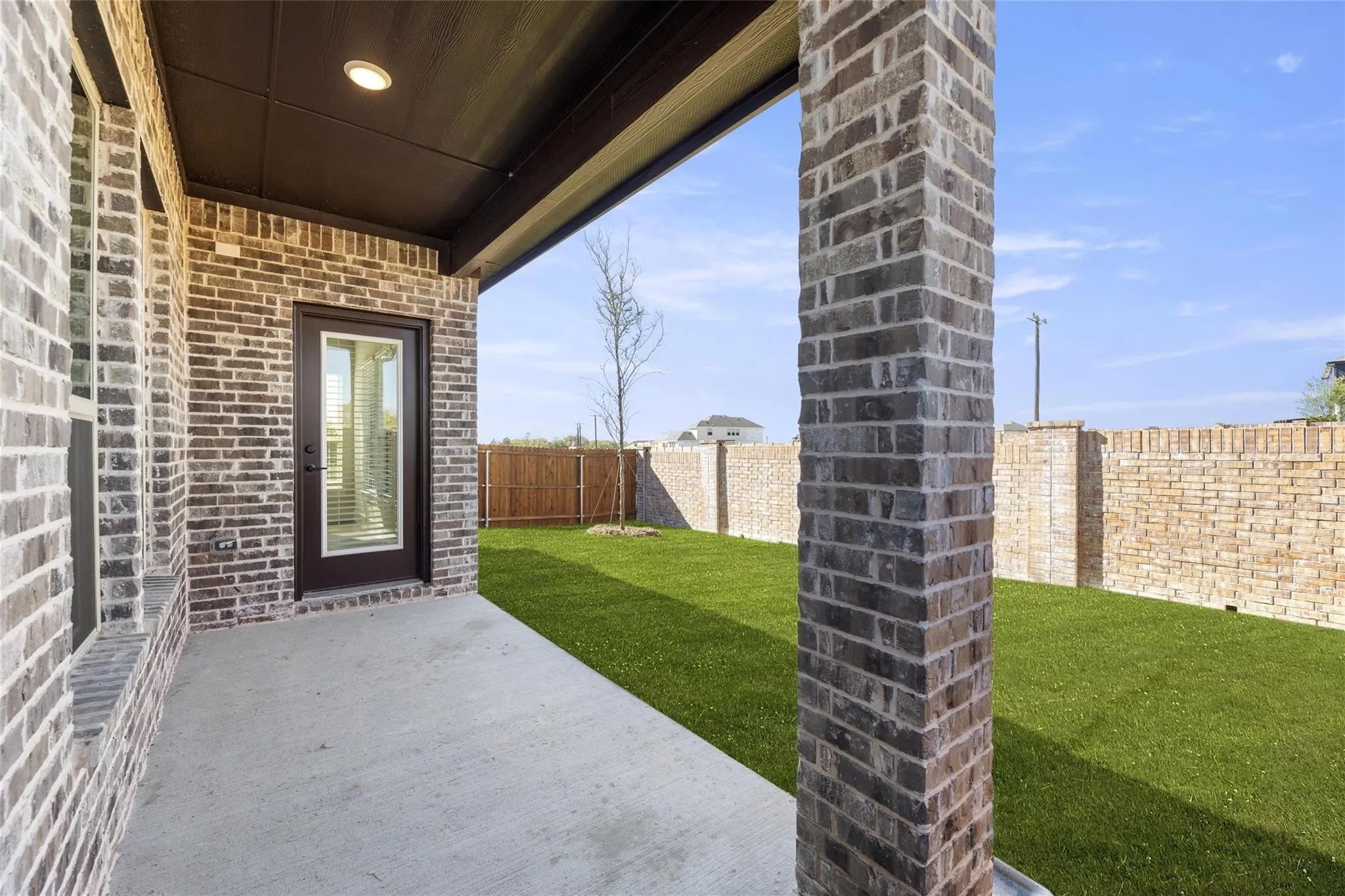 Single Family Residence For Rent in Collin County , 809 Meadow Spring Lane, Anna, Texas 75409, 5 Bedrooms, 4 Bathrooms, 2 Garage spaces, 2,828 Sqft, built in 2023, Price $2,950, mls#21179120, Real Estate Agent in Anna, Homes For Rent in Collin county, Homes For Rent in Anna, Realtor in Anna Texas, Real Estate Brokerage Independent Realty Texas, Luminita Cordes Realtor